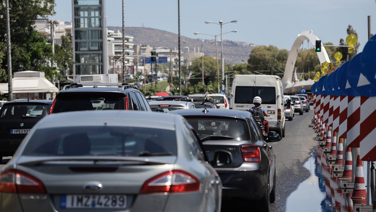 Κυκλοφοριακές ρυθμίσεις και καθυστερήσεις στην Παραλιακή 