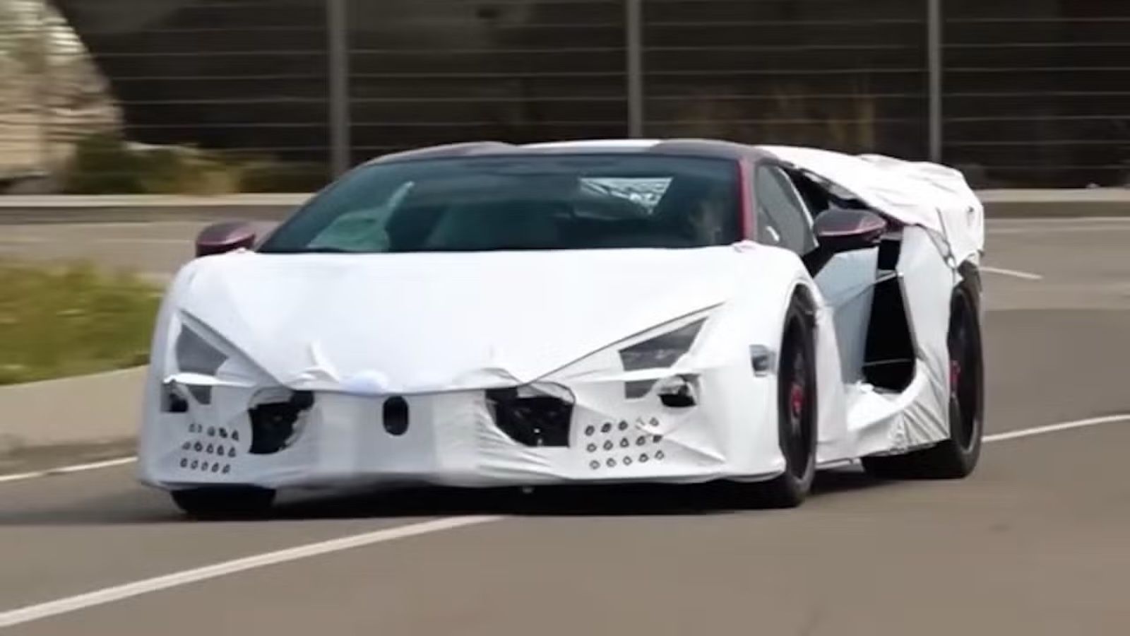 Lamborghini Revuelto SV spy shot