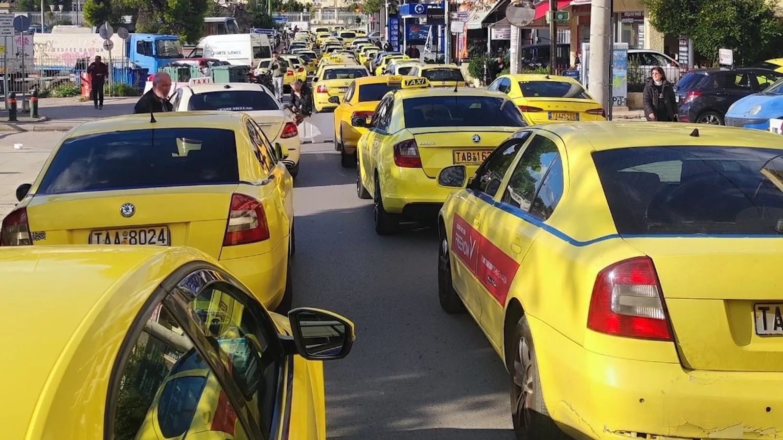 Χωρίς ταξί και σήμερα η Αττική – Συνεχίζεται η απεργία των αυτοκινητιστών