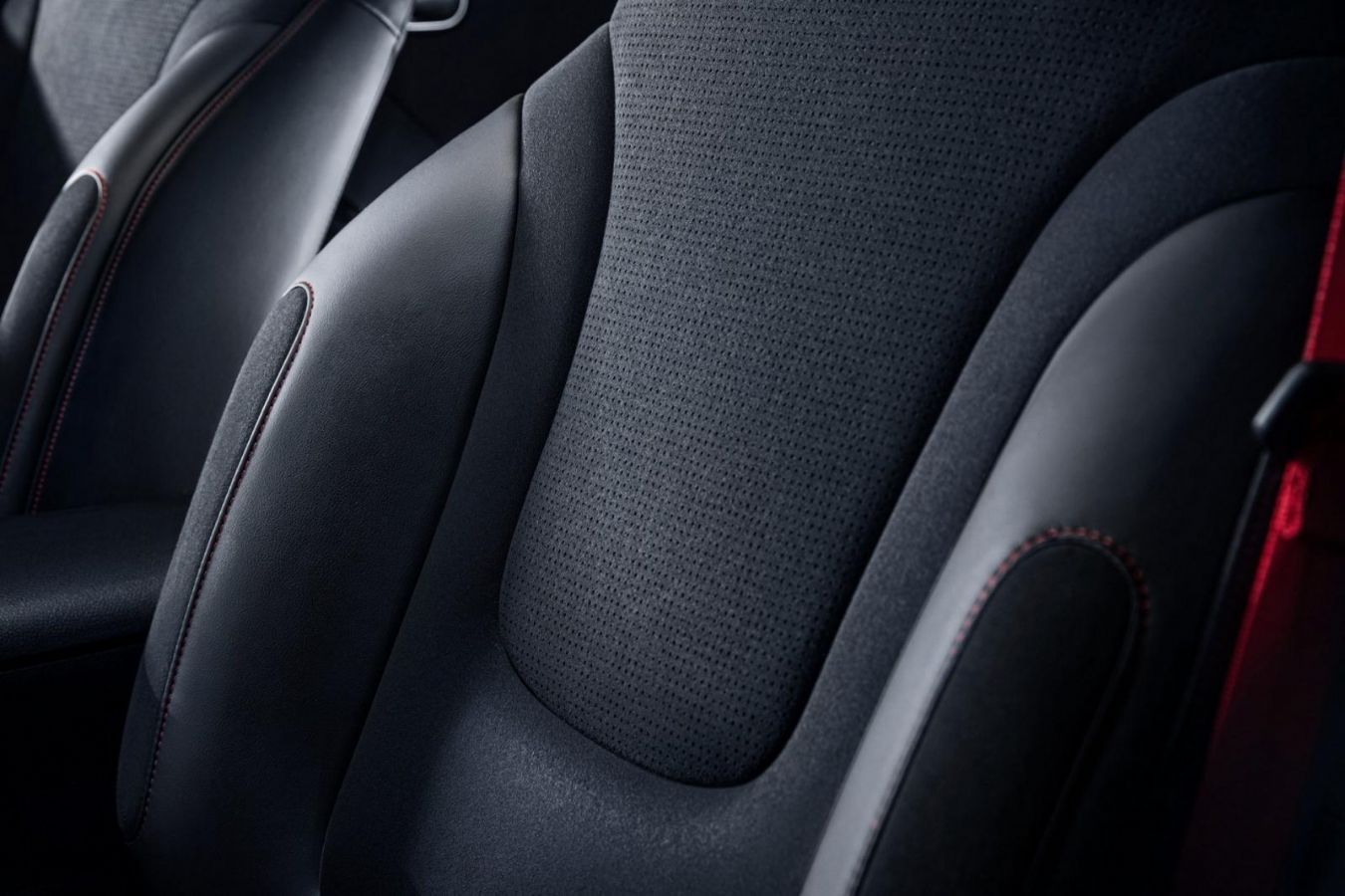smart #1 BRABUS: Ηλεκτρικός «πύραυλος» 428 ίππων με χώρους για δίμετρους και leasing από 372 €/μήνα