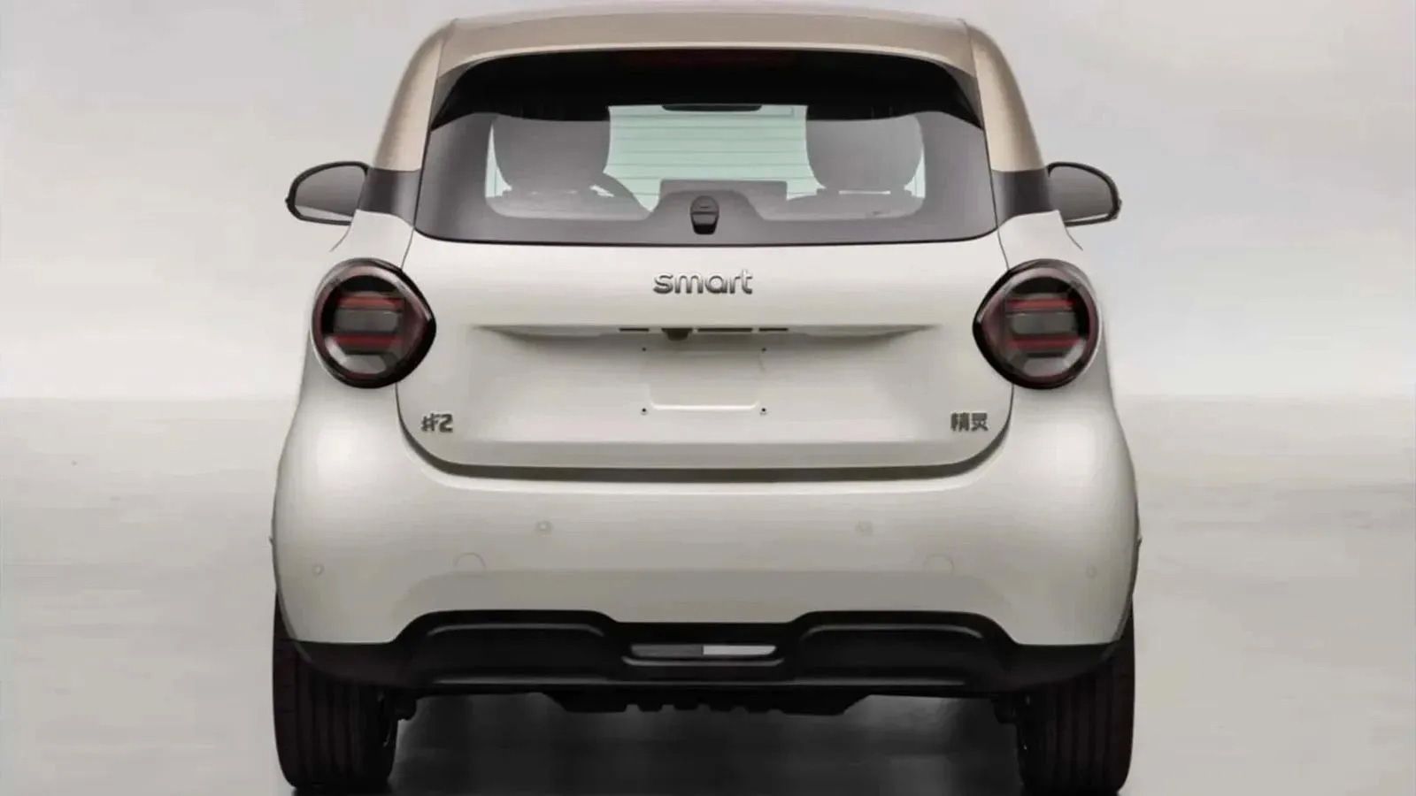 Το νέο smart #2 θα έχει αυτονομία περίπου στα 300 χιλιόμετρα, από μία μπαταρία χωρητικότητας 37,5 kWh. Επιπλέον υποστηρίζει ταχυφόρτιση DC που σημαίνε