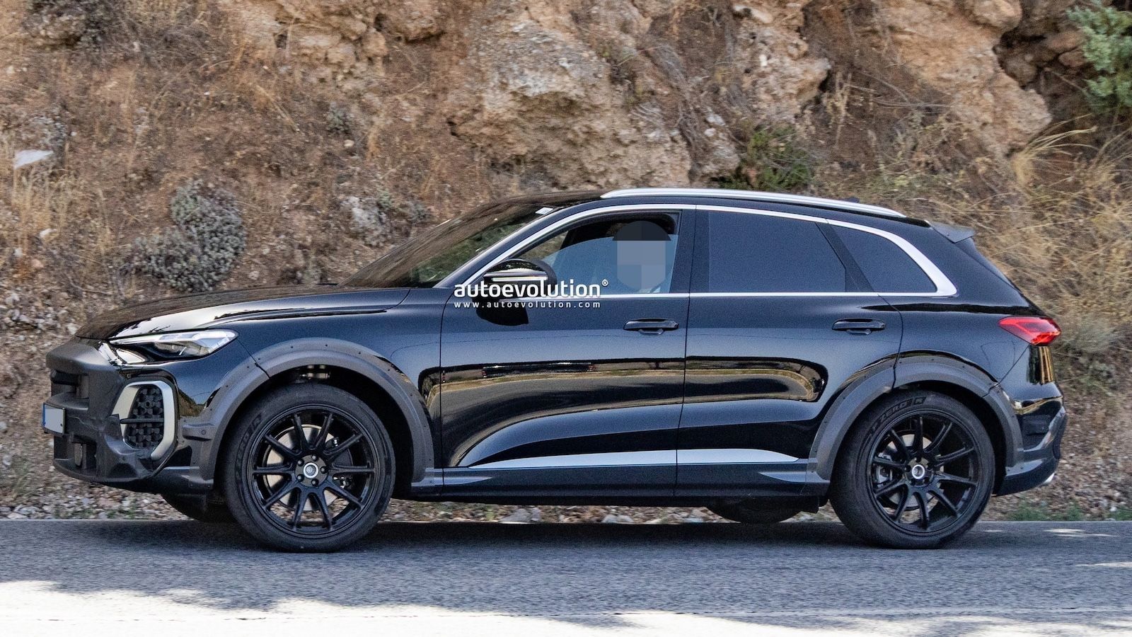 Η Porsche ετοιμάζεται να βάλει ξανά βενζίνη στην Macan -Το «Project Octan» δοκιμάζεται με αμάξωμα Audi Q5!