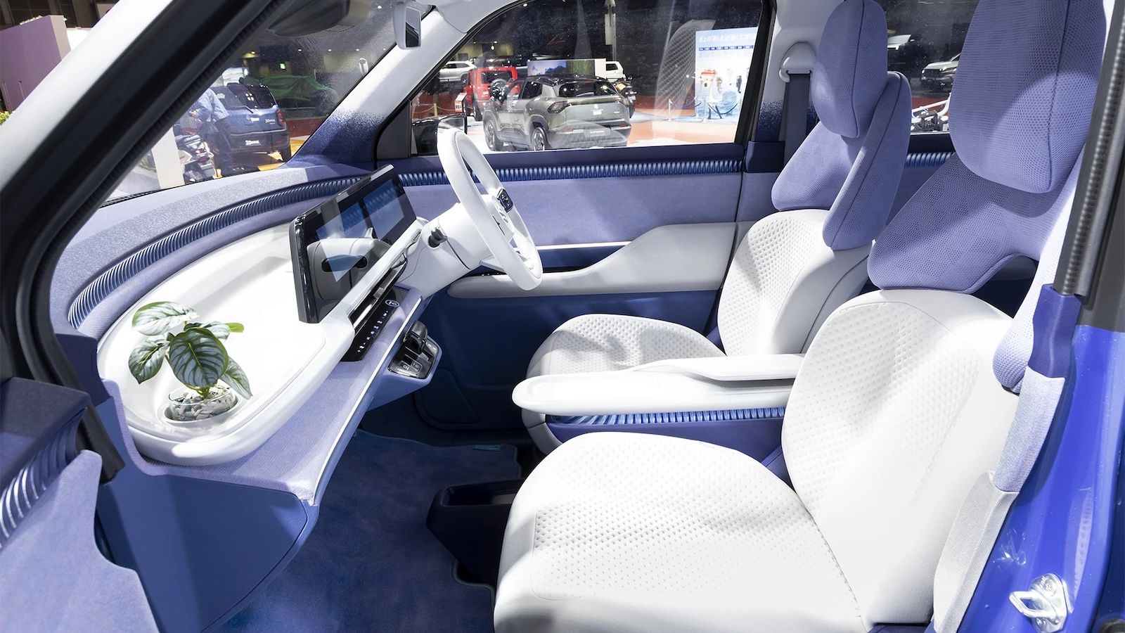Vision e-Sky Japan Mobility Show front seats