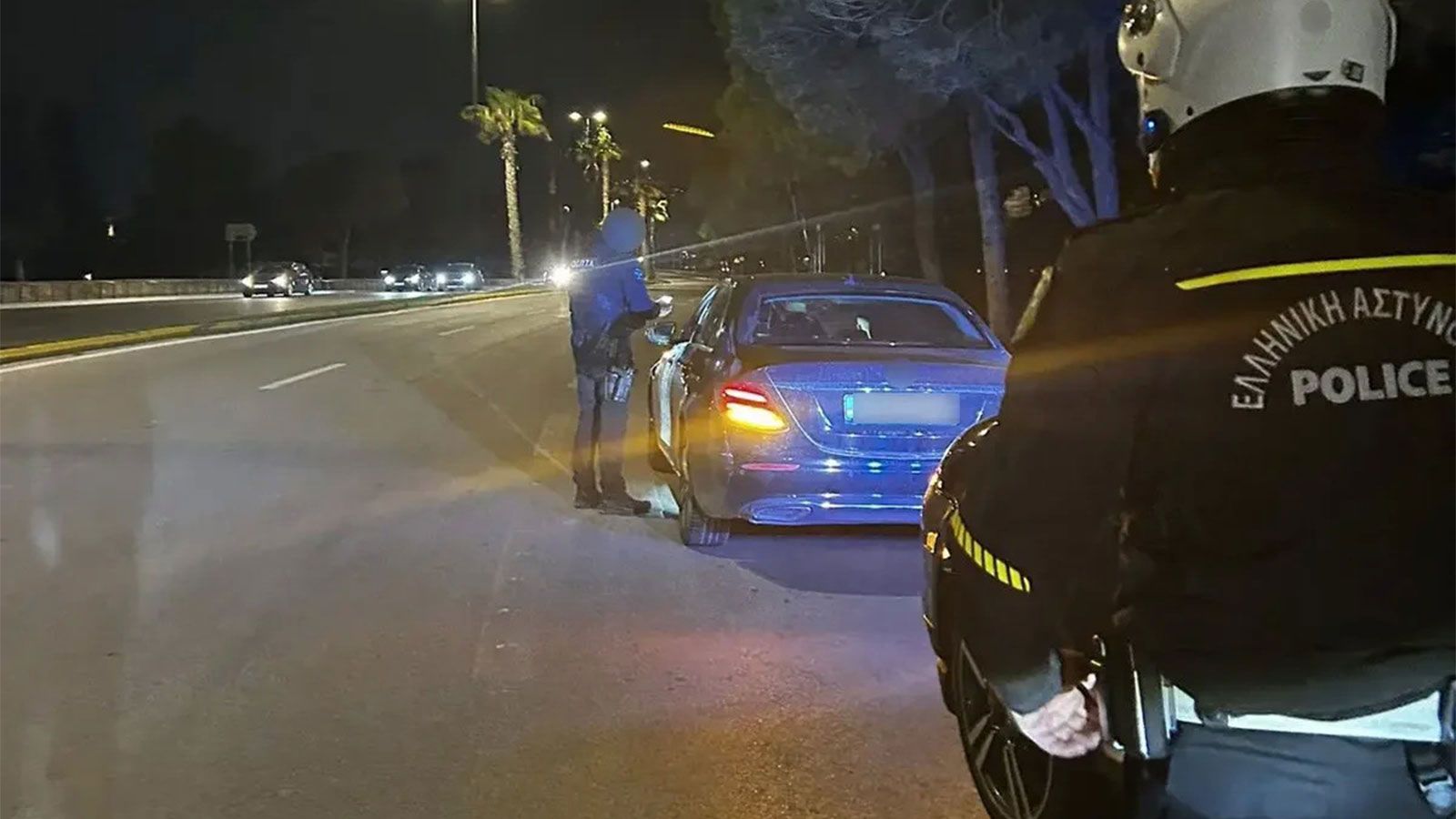 Συνελήφθη 67χρονος οδηγός που πήγαινε αντίθετα σε Λεωφόρο στη Βούλα