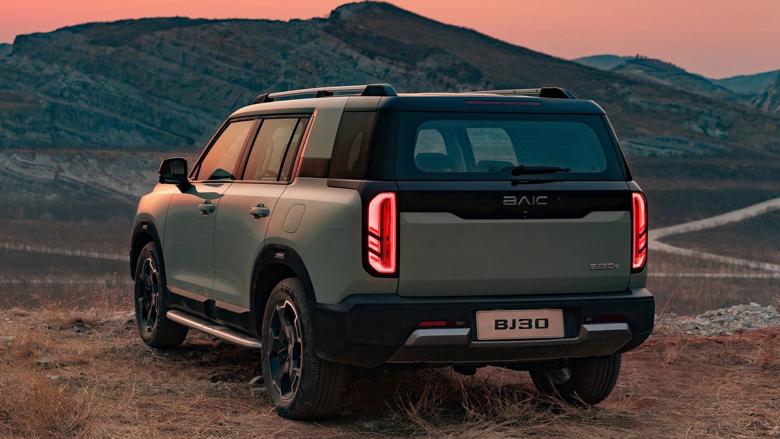BAIC BJ 30: Θα έρθει με τεχνολογία Magic Core Hybrid Drive, που συνδυάζει θερμικό και ηλεκτρικό κινητήρα με πολλαπλά προγράμματα λειτουργίας και εξελι