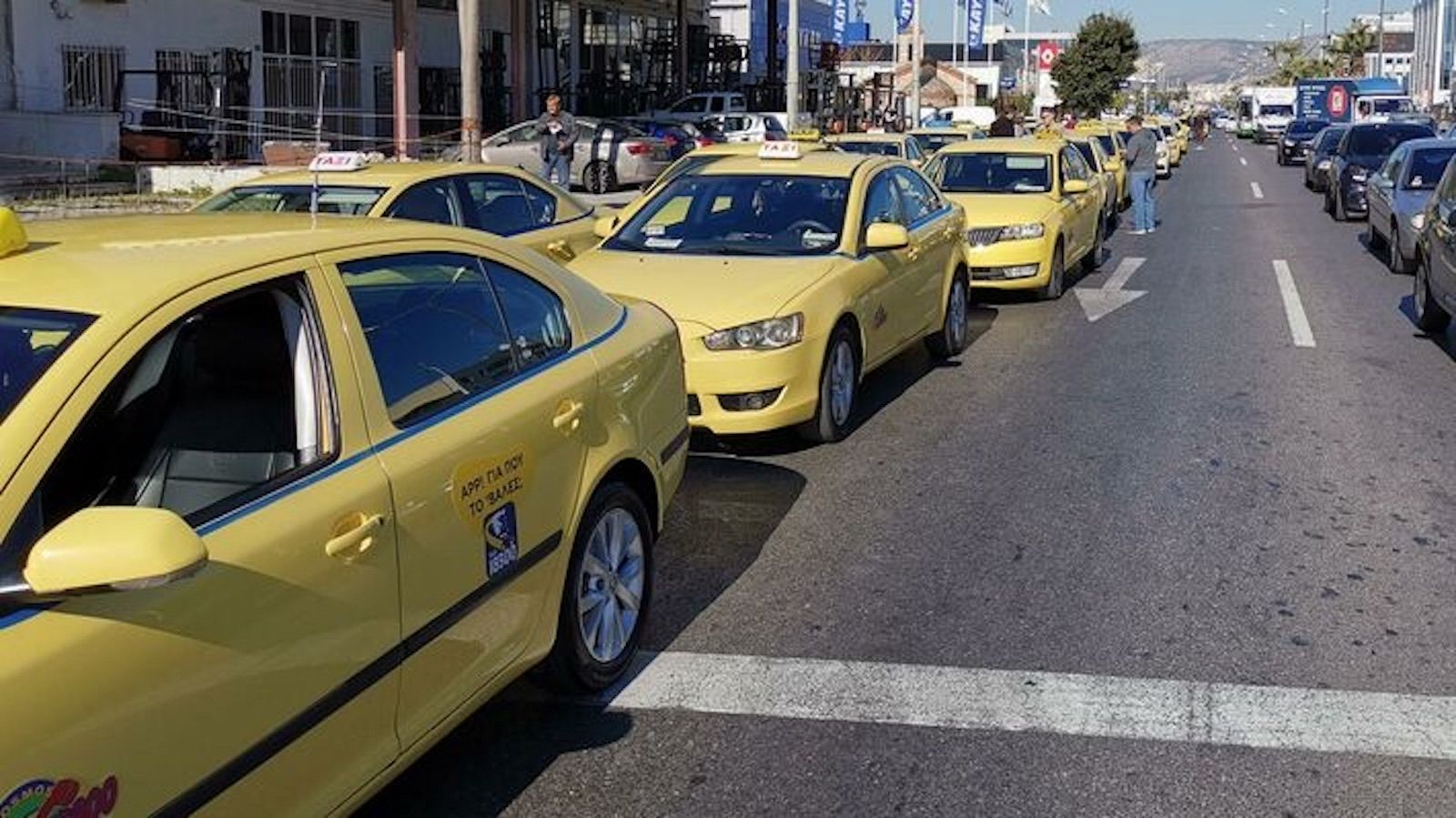 Απεργία ταξί: 48ωρες επαναλαμβανόμενες κινητοποιήσεις από την Τρίτη