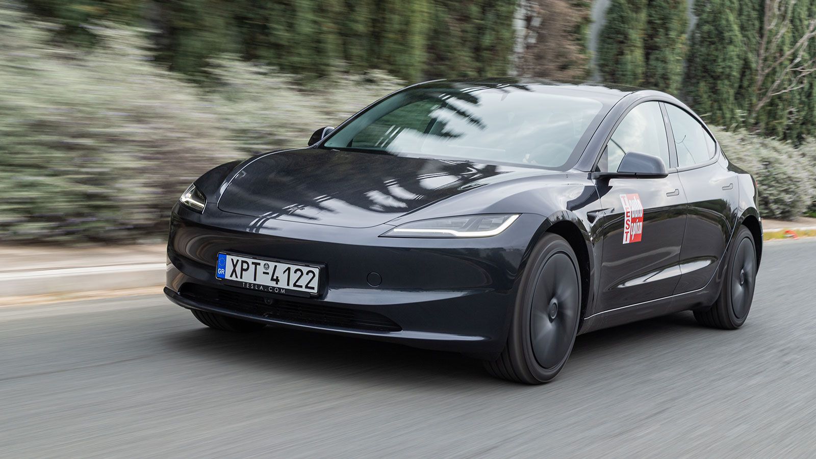 Οδηγούμε το Tesla Model 3 RWD στην Ελλάδα