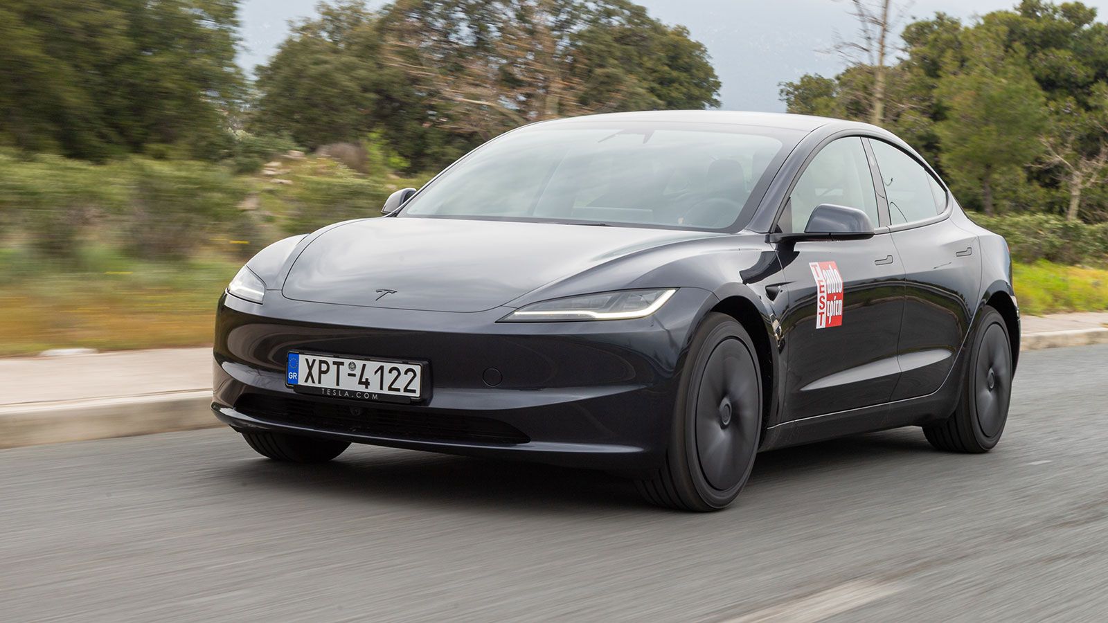 Οδηγούμε το Tesla Model 3 RWD στην Ελλάδα