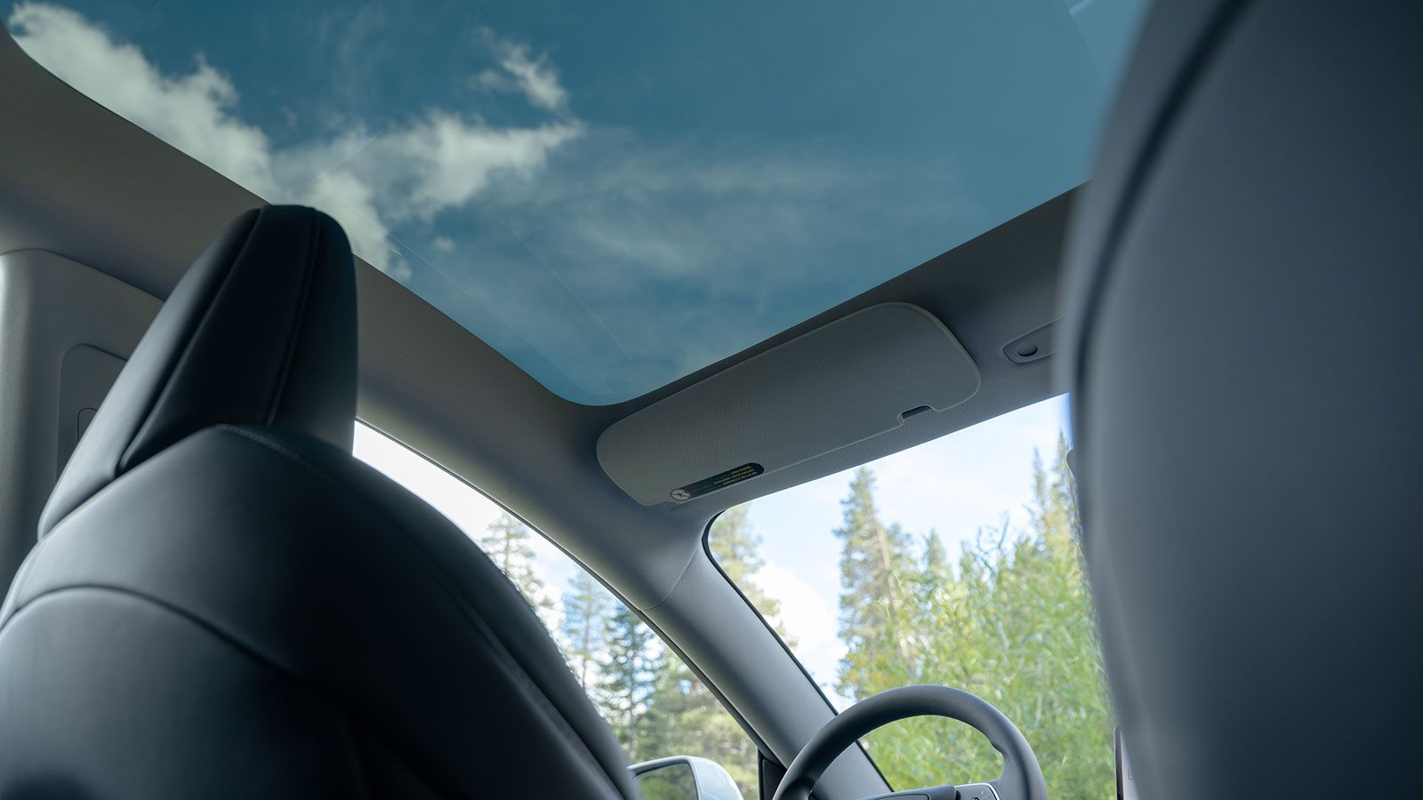 Οδηγούμε το Tesla Model 3 RWD στην Ελλάδα