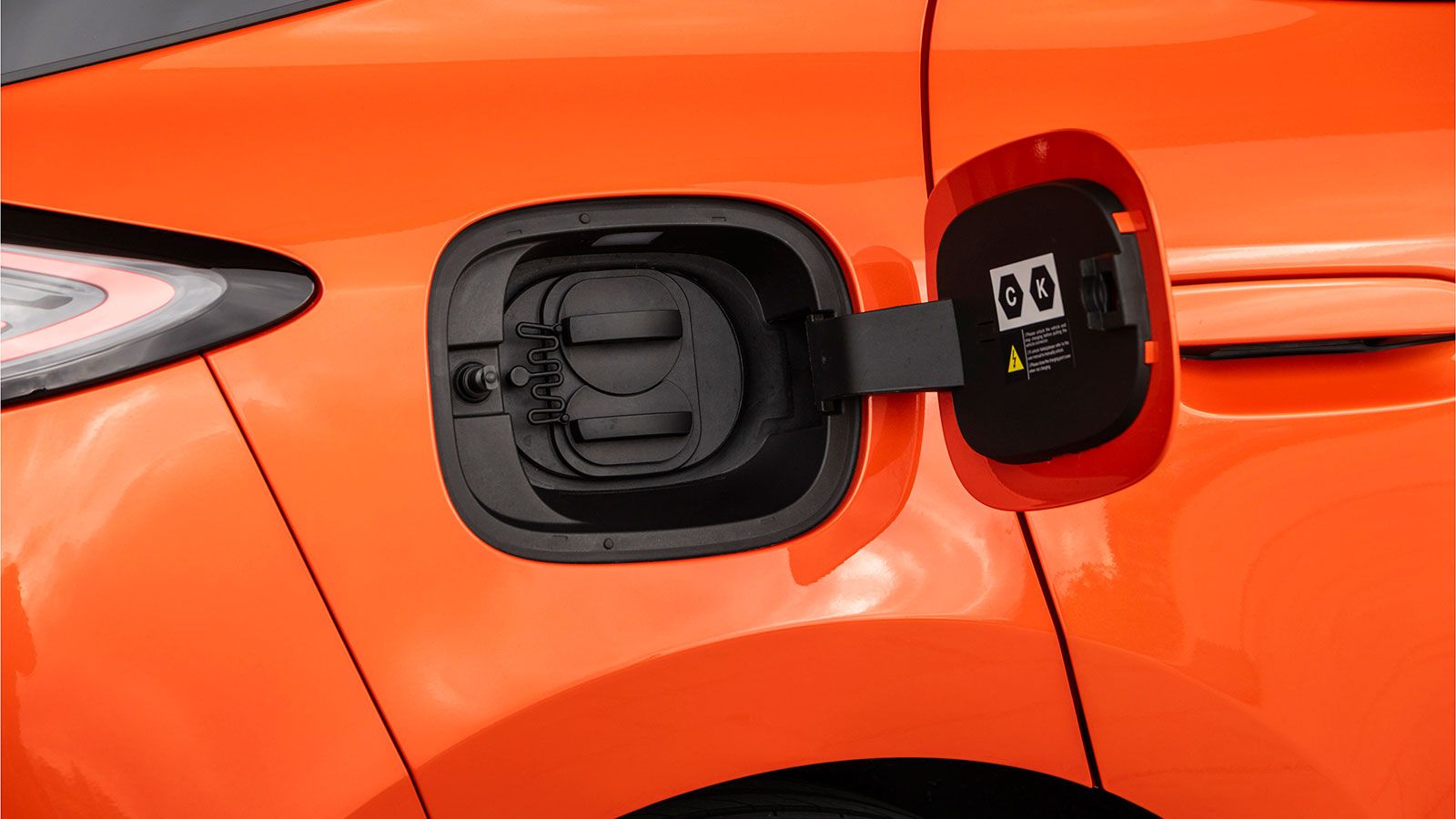 Οδηγούμε στη Γερμανία το BYD Dolphin G