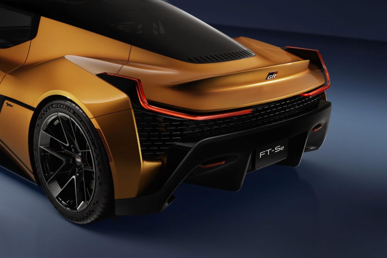 Η Toyota επαναφέρει το MR2: Κεντρομήχανο και τετρακίνητο