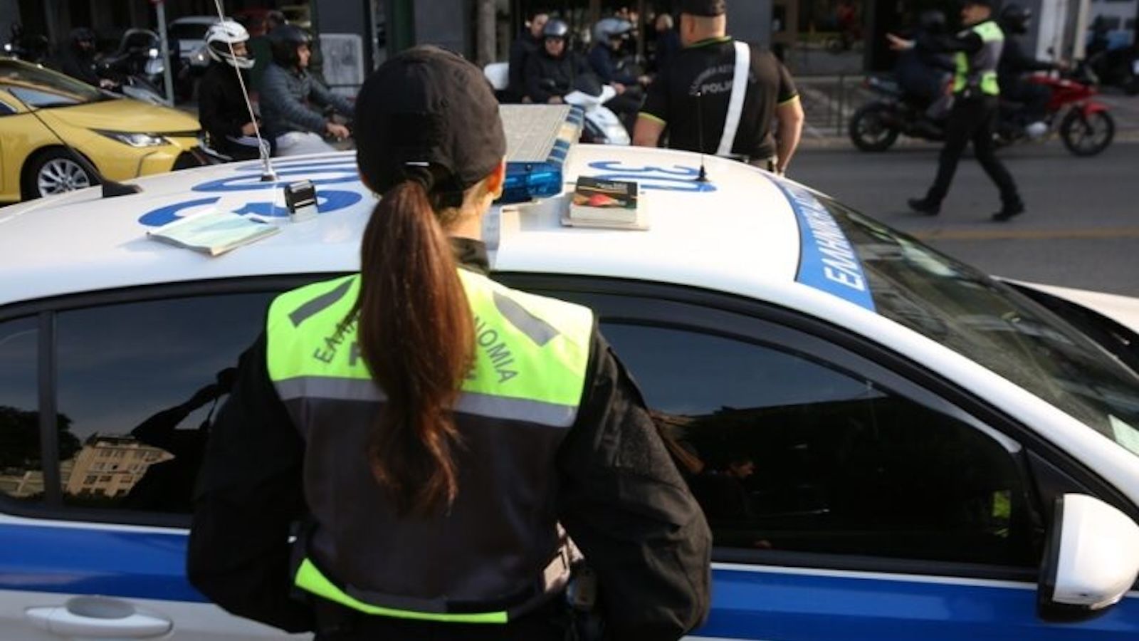 «Μηδενική ανοχή» στο κράνος: 1.097 παραβάσεις σε μία εβδομάδα – 337.230€ τα πρόστιμα από την ΕΛ.ΑΣ.