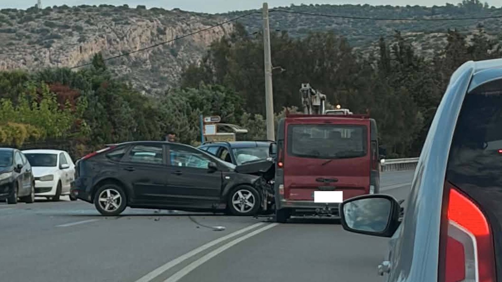 Τραγωδία στην Αθηνών-Σουνίου: Νεκρός 56χρονος μετά από καραμπόλα τριών οχημάτων