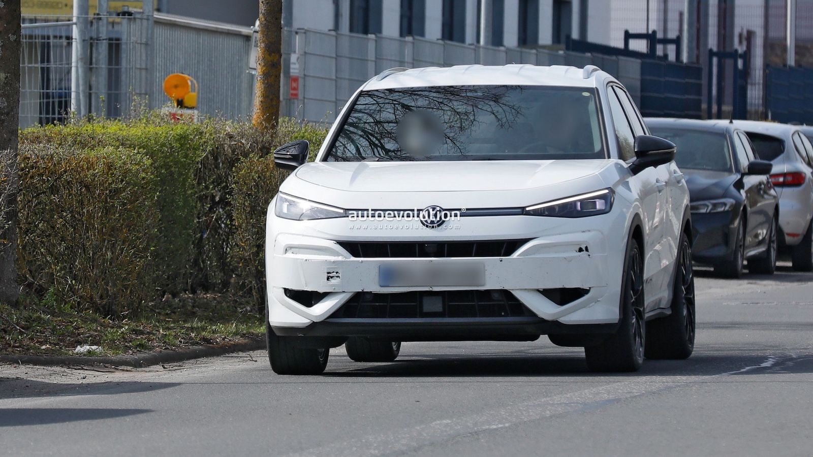 Σχεδόν έτοιμο το νέο Volkswagen T-Roc R: Πότε θα το δούμε στις ευρωπαϊκές εκθέσεις