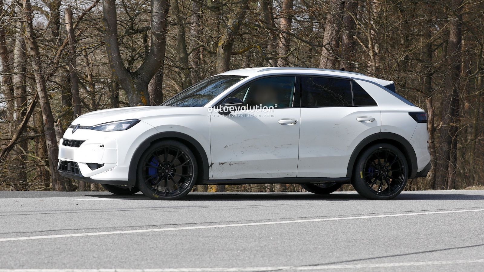 Σχεδόν έτοιμο το νέο Volkswagen T-Roc R: Πότε θα το δούμε στις ευρωπαϊκές εκθέσεις