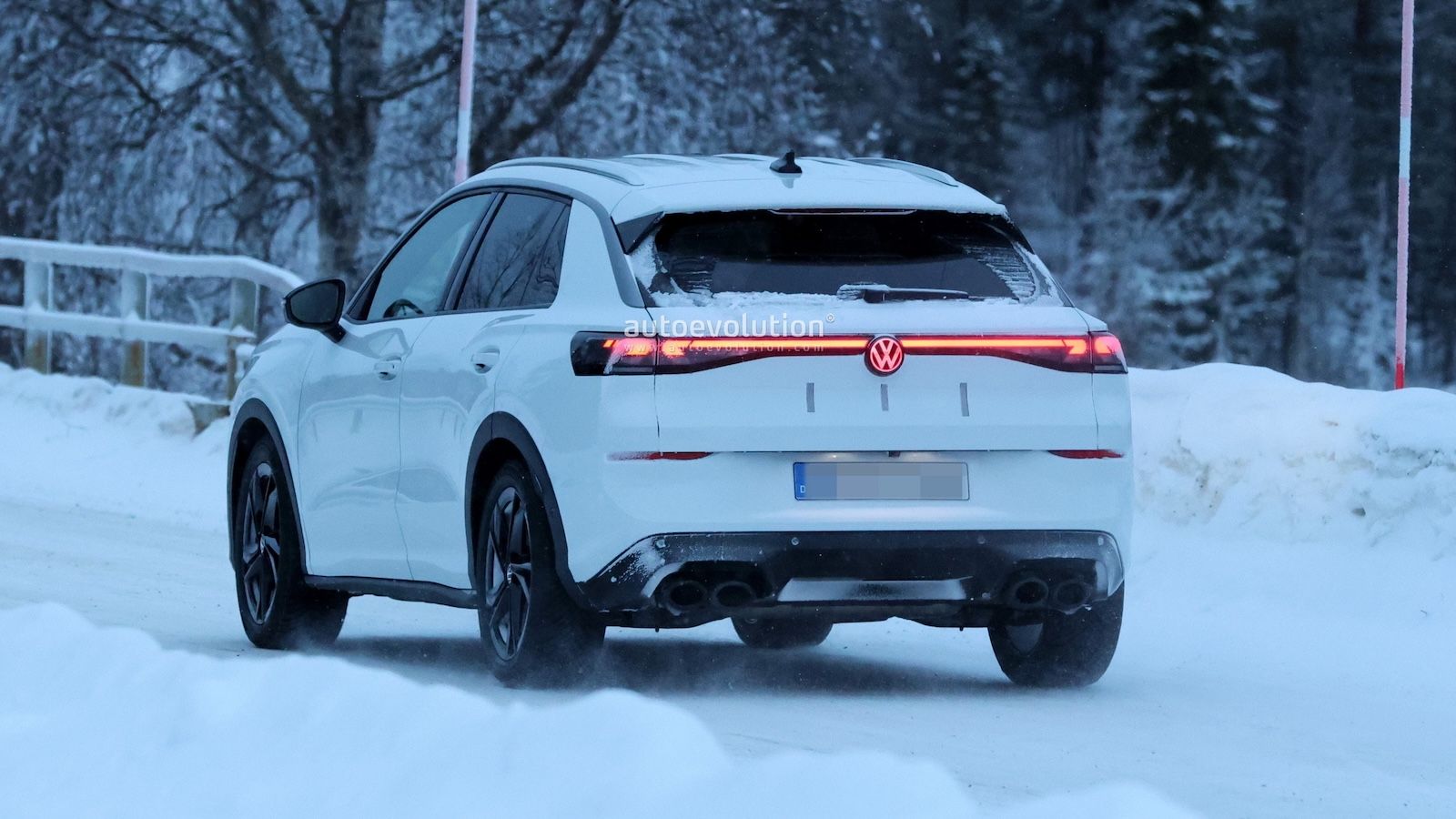 Volkswagen T-Roc R: Σε φάση δοκιμών το νέο «καυτό» μοντέλο της VW