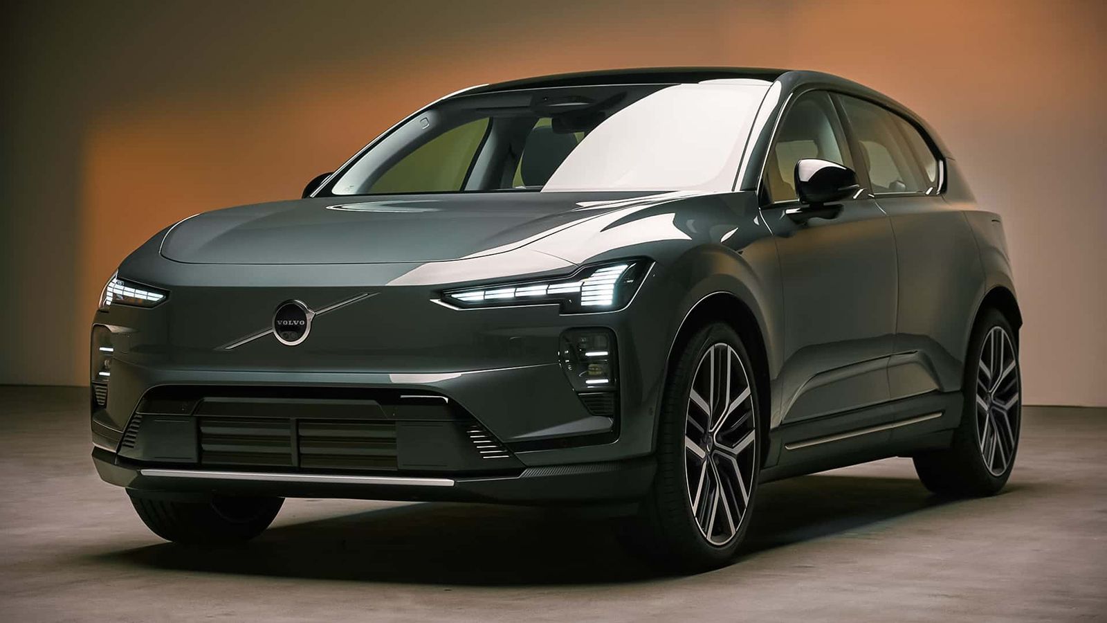 Volvo EX60: Πρεμιέρα με έως 680 άλογα και 810 χλμ. αυτονομία.