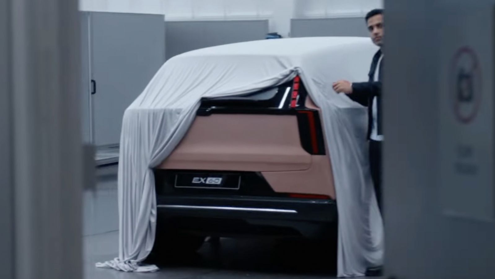 Αυτό είναι το νέο Volvo EX60 - Διαρροή πριν την επίσημη παρουσίαση