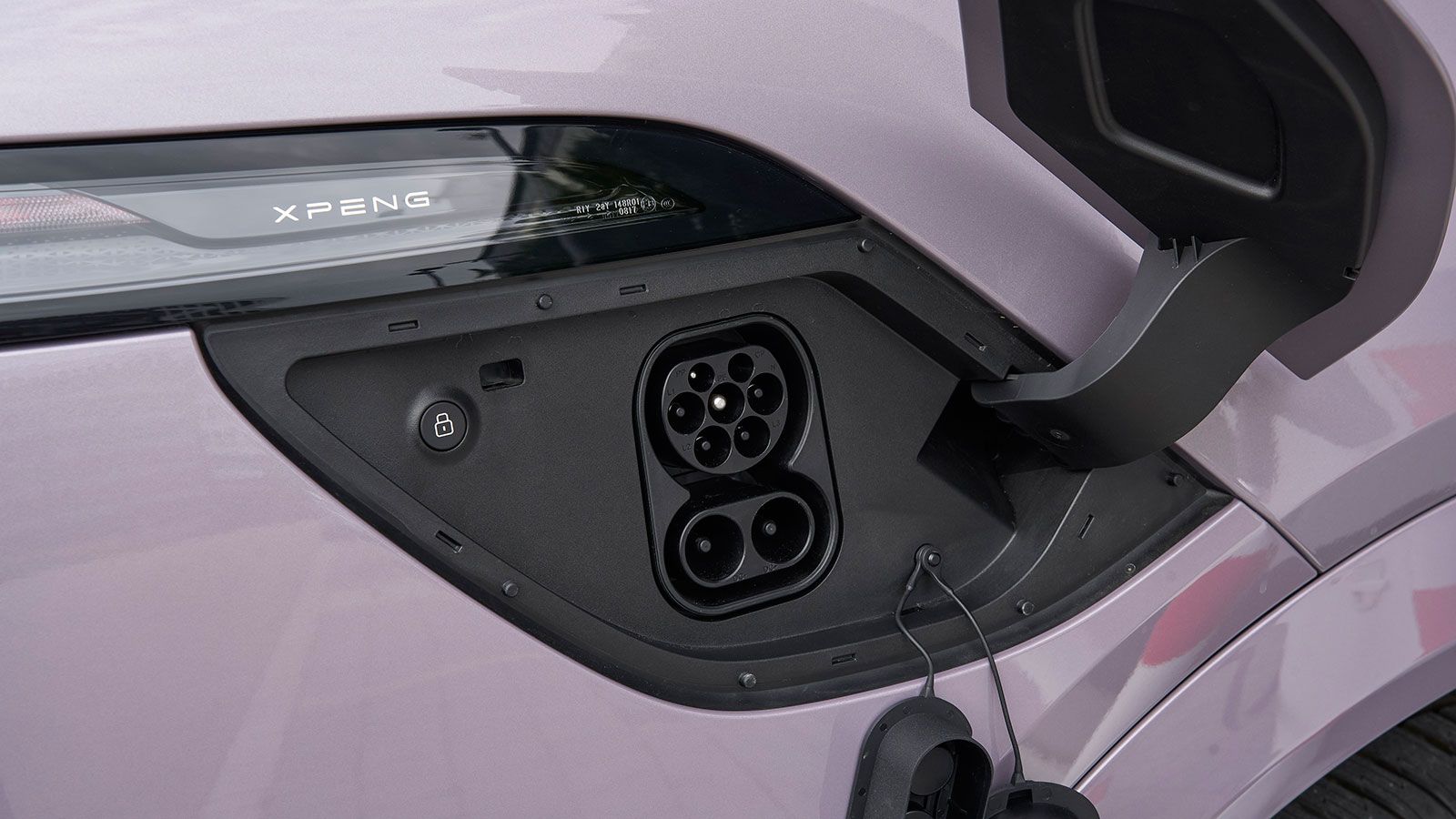 Τα νέα XPeng G6 και XPeng G9 χρησιμοποιούν σύστημα φόρτισης «Ultra Fast Charging AI», και είναι τα ηλεκτρικά αυτοκίνητα που φορτίζουν πιο γρήγορα στην