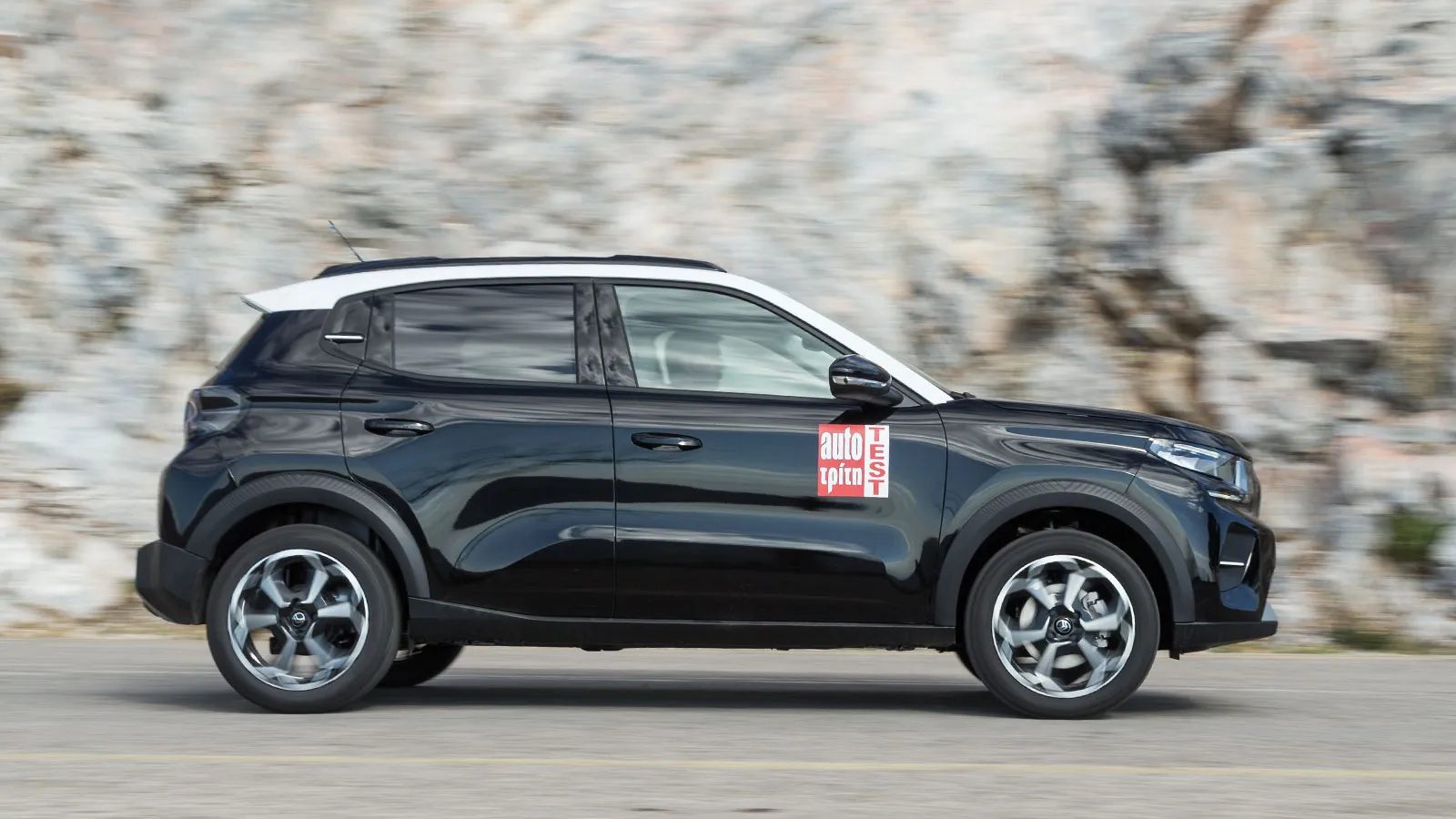 Citroen C3 μικρό SUV και Renault Clio hatchback