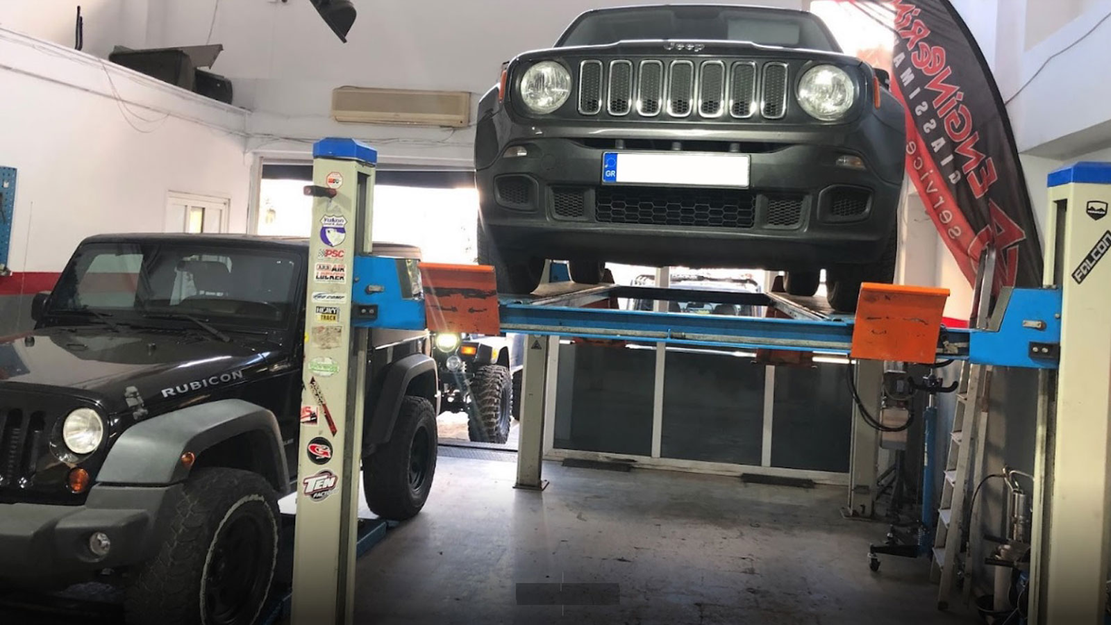 Το συνεργείο προσφέρει ολοκληρωμένες υπηρεσίες για όλα τα αυτοκίνητα. Διαθέτει σύγχρονο εξοπλισμό και εκπαιδευμένο προσωπικό, για να προσφέρει την τέλ