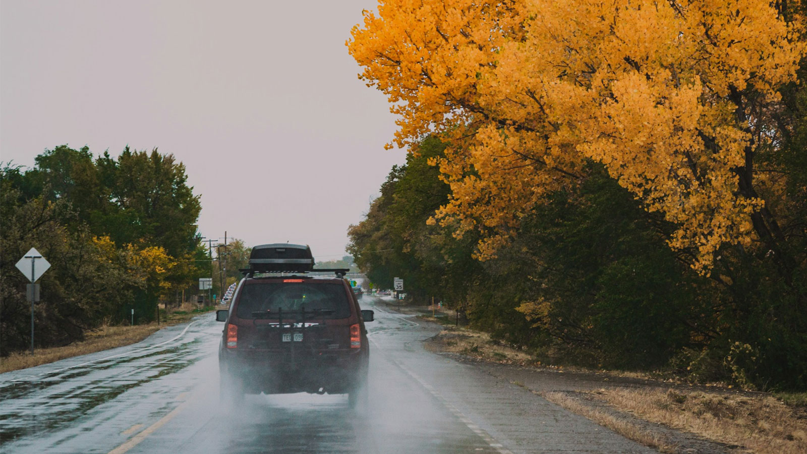 Φθινόπωρο στους δρόμους: αυξημένοι κίνδυνοι – μείνε ασφαλής με Euroins AutoSafe 