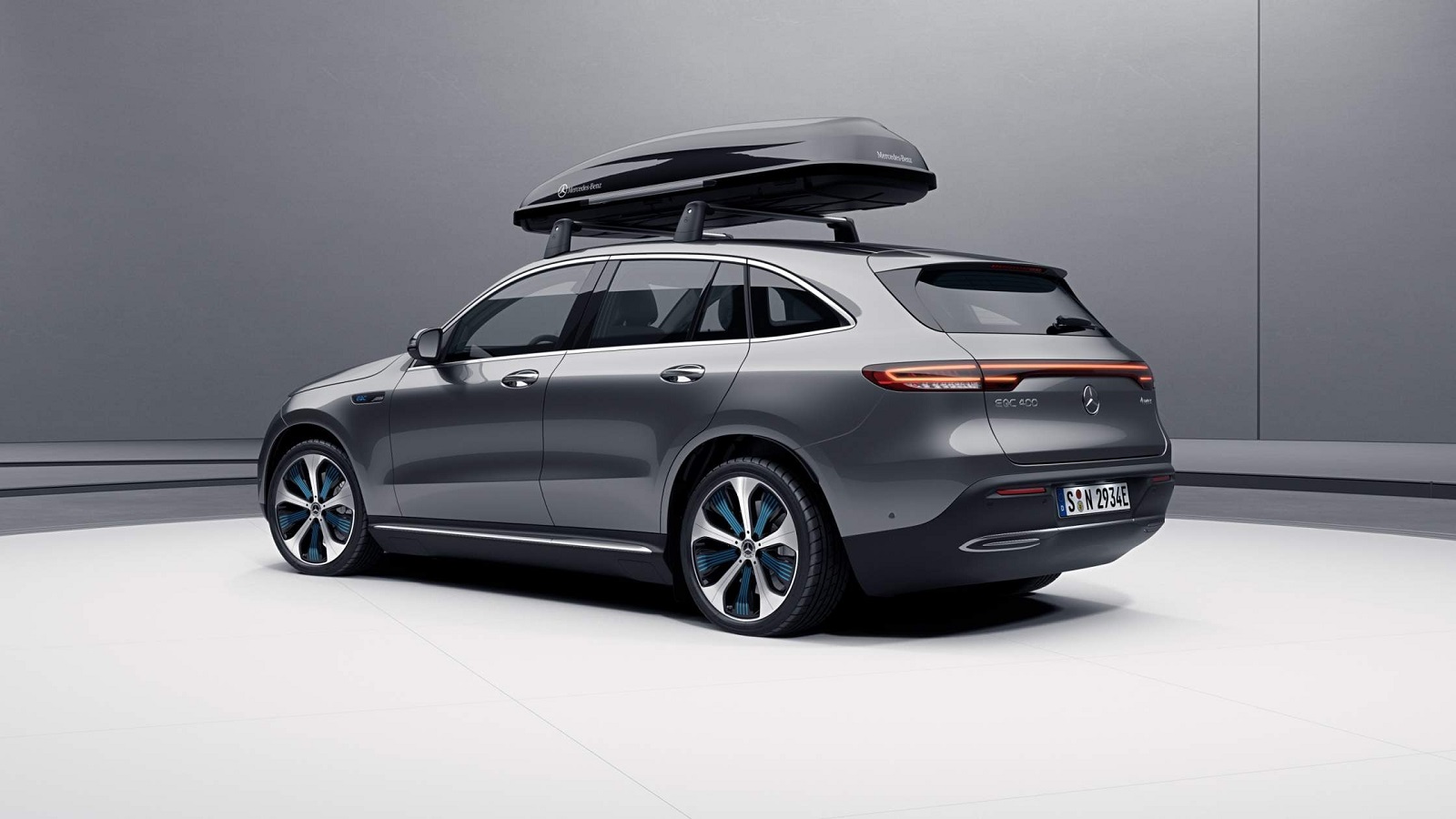 Οι μπαγκαζιέρες της Mercedes με 410 λτ. χωρητικότητας και ειδικά σχεδιασμένες από το τμήμα επιδόσεων AMG, προσφέρουν έξτρα χώρο για τα πράγματά σας ή 