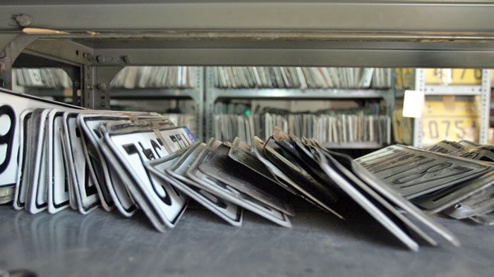 Εάν πάρετε μέσα στο φετινό έτος πίσω τις πινακίδες και θέσετε ξανά το αυτοκίνητο σε κυκλοφορία, τότε θα πληρώσετε αναλογικά τέλη κυκλοφορίας με βάση τ