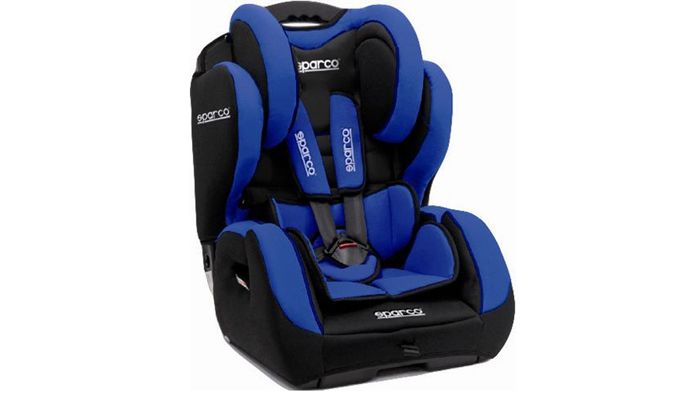 Το παιδικό κάθισμα Sparco F700K διαθέτει ζώνες ασφαλείας 5 σημείων, ενώ έχει ρυθμιζόμενη πλάτη και καλύμματα που αφαιρούνται και πλένονται.