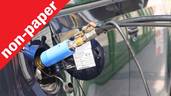 Αυτοκίνητα με καύσιμο φυσικού αερίου πωλούνται ήδη στην Ελλάδα, ενώ τα κιτ μετατροπής δεν αργούν.
