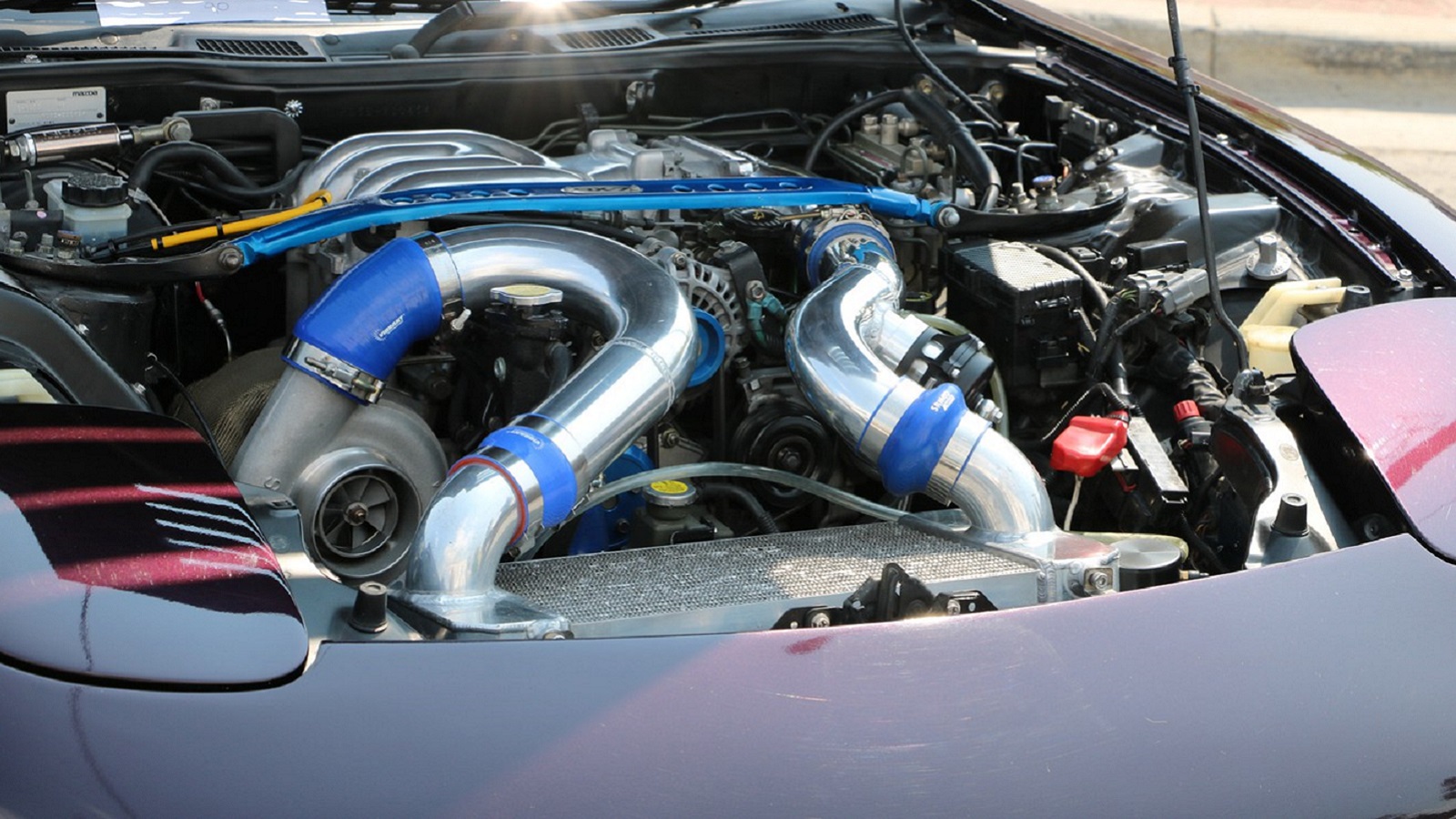 Kάθε αυτοκίνητο είναι διαφορετικό! Όπως διαφορετικό είναι να οδηγείς πισωκίνητο με προσθιοκίνητο αυτοκίνητο, έτσι διαφορετικός είναι ο τρόπος οδήγησης