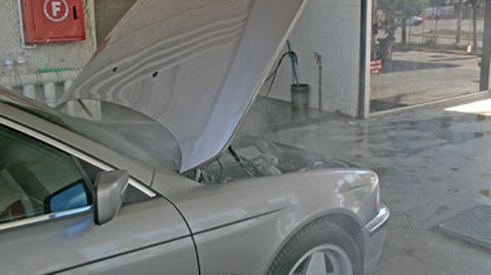 Ένας κινητήρας μπορεί να ανεβάσει θερμοκρασία λόγω: χαμηλής στάθμης ψυκτικού υγρού, προβληματικού βεντιλατέρ, διαρροής στο κύκλωμα ψύξης, προβληματική