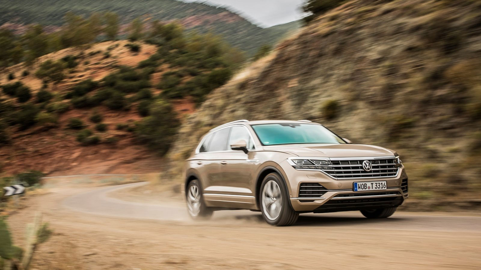 VOLKSWAGEN TOUAREG - 3.0 V6 eHybrid 4MOTION AT8  ELEGANCE Plug-in hybrid  