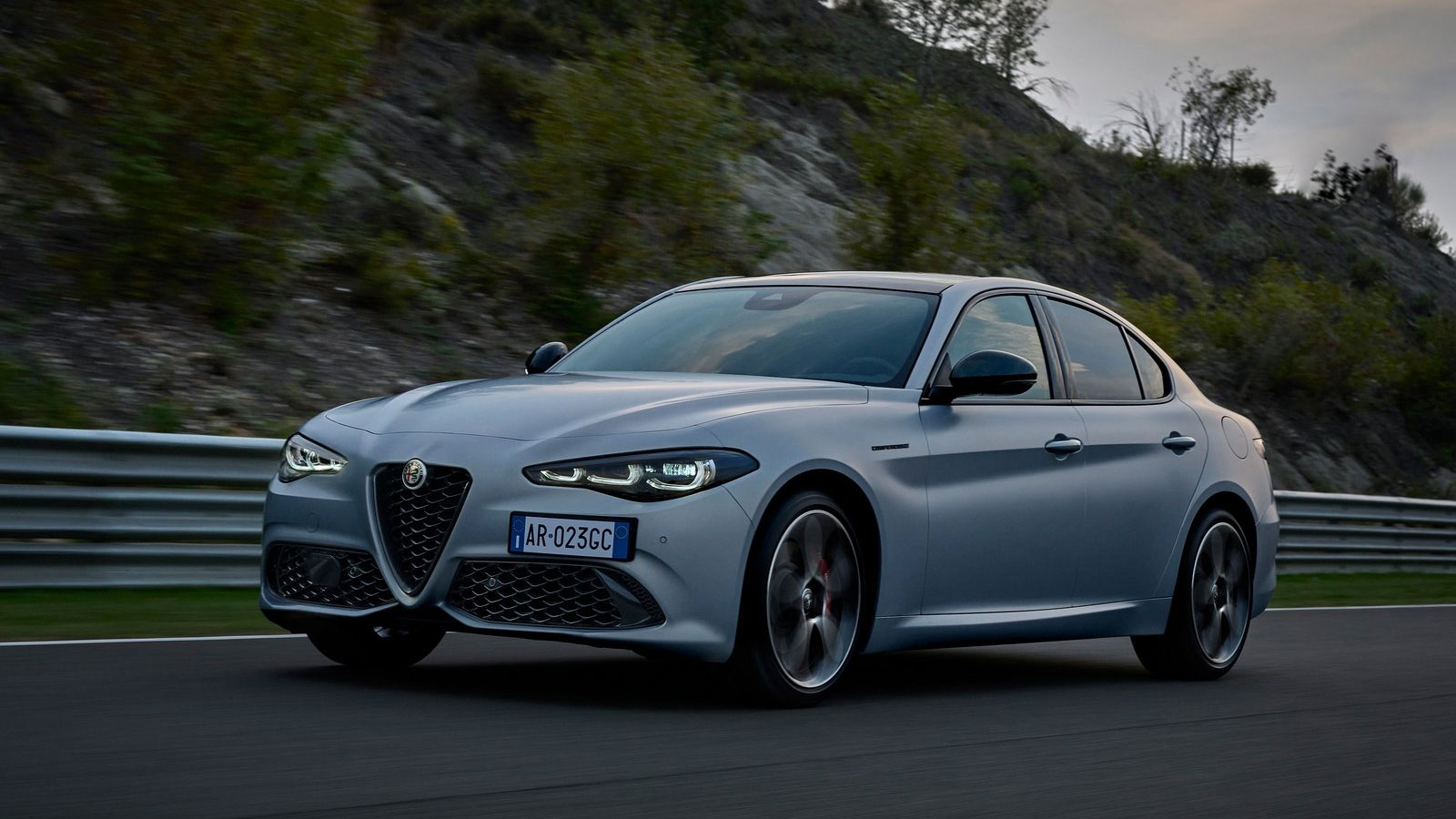 ALFA ROMEO GIULIA - 2.2 210 PS AT 4X4 SPRINT Diesel