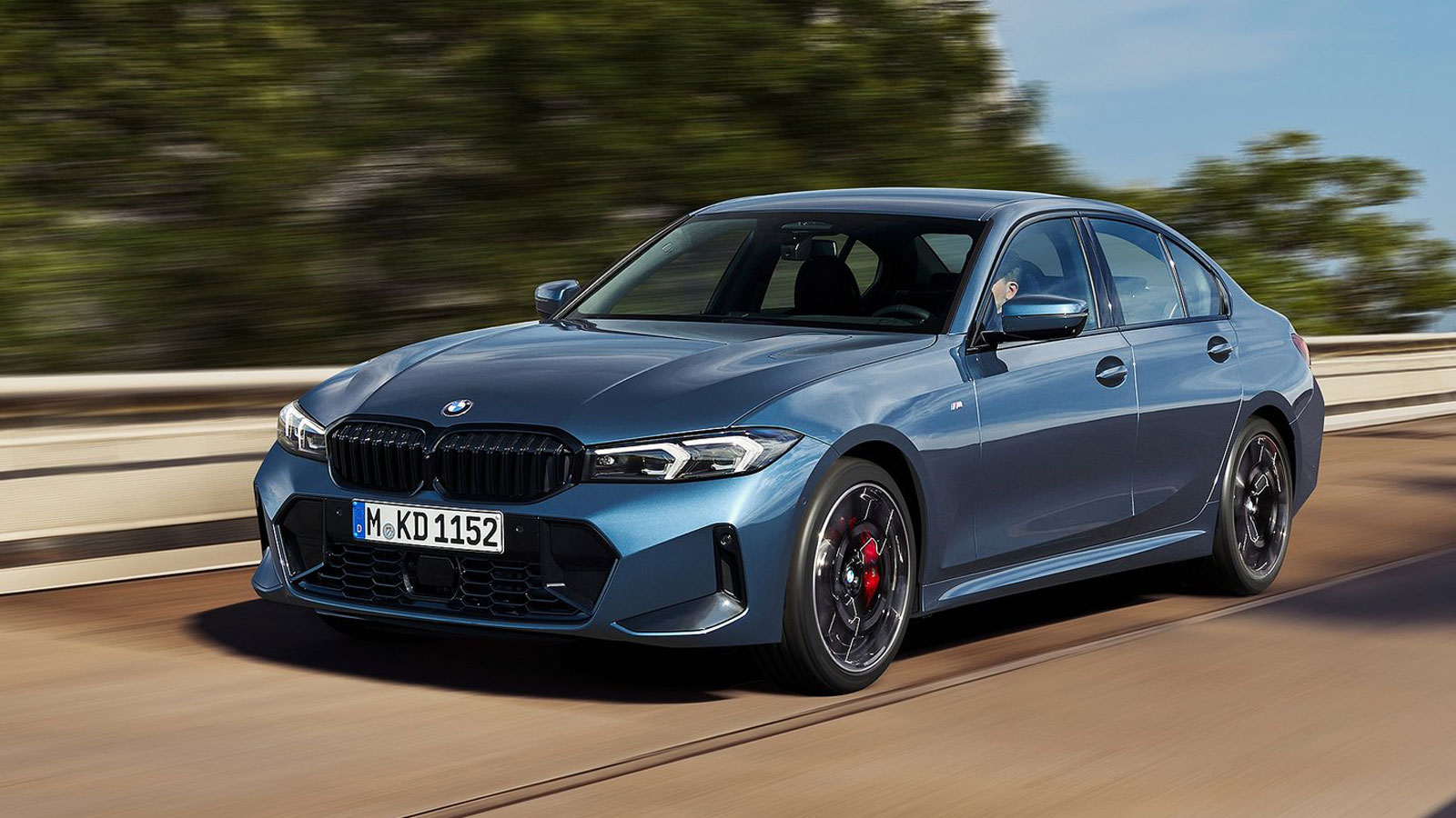 BMW  3 - 330e BASIC Plug-in hybrid  