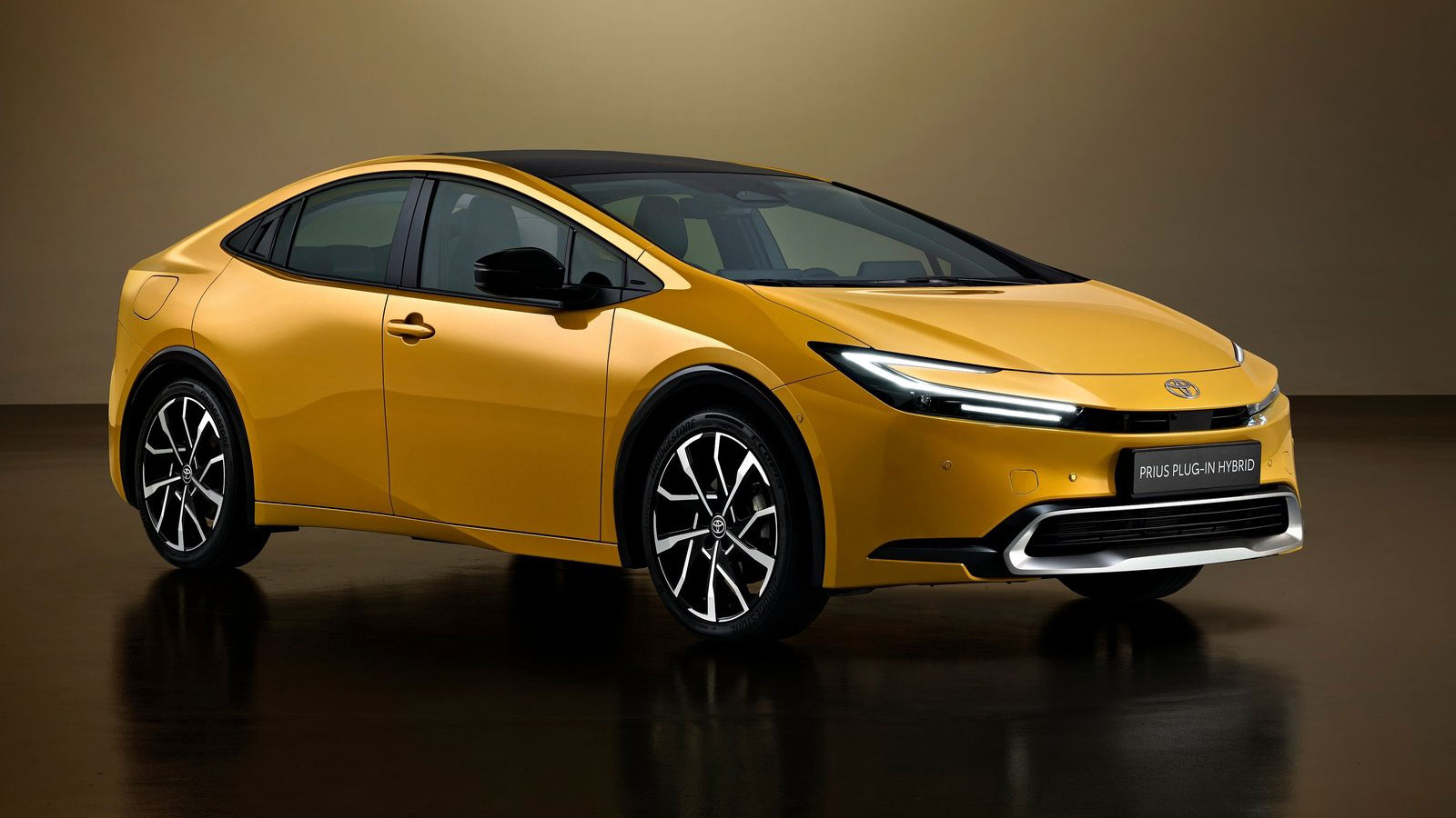 TOYOTA PRIUS - 2.0 PHEV 223 PS 4x2  STYLE Plug-In Hybrid  