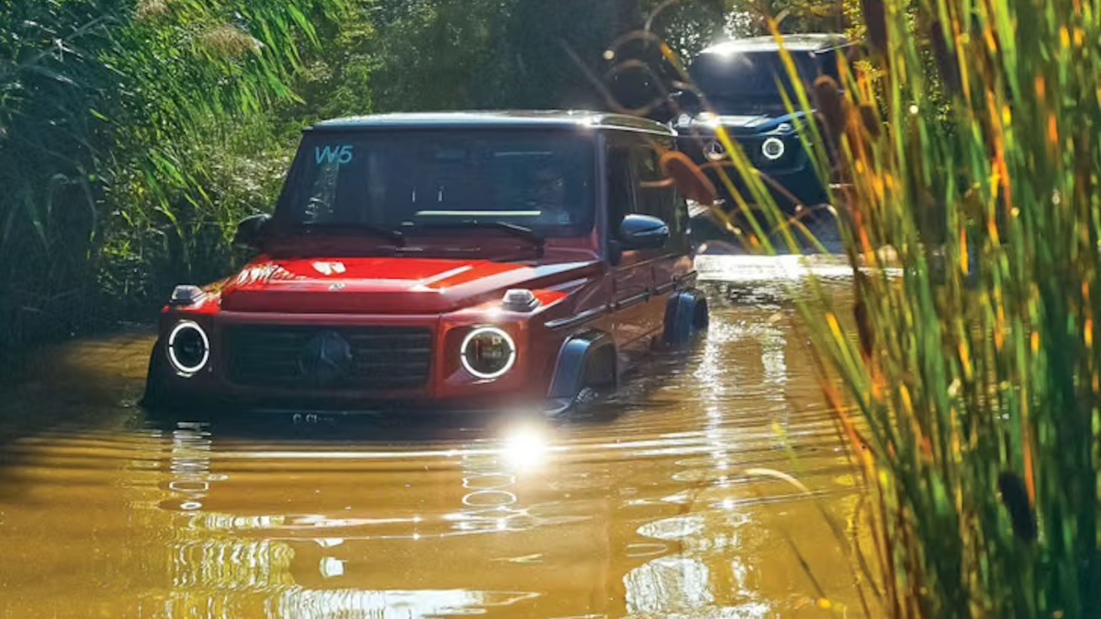 Πατέντα Mercedes: Το SUV που επιπλέει και «κωπηλατεί» με τους τροχούς του Πατέντα Mercedes: Το SUV που επιπλέει και «κωπηλατεί» με τους τροχούς του