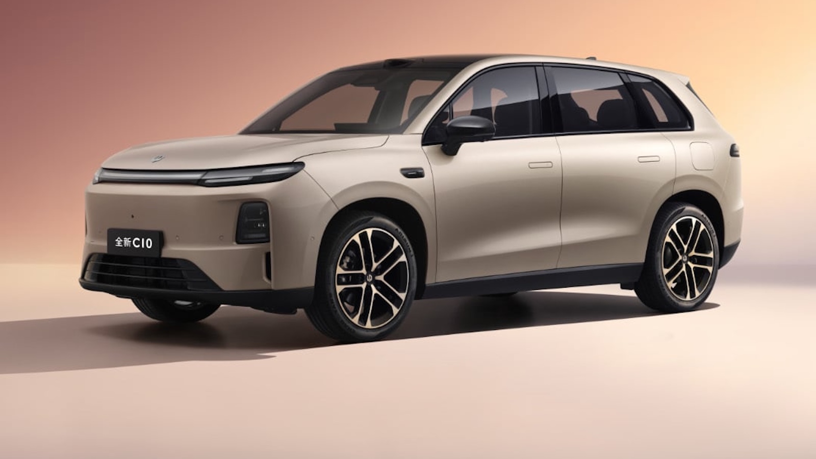 Νέο Leapmotor C10: Όλες οι αλλαγές στο facelift του SUV της Stellantis 