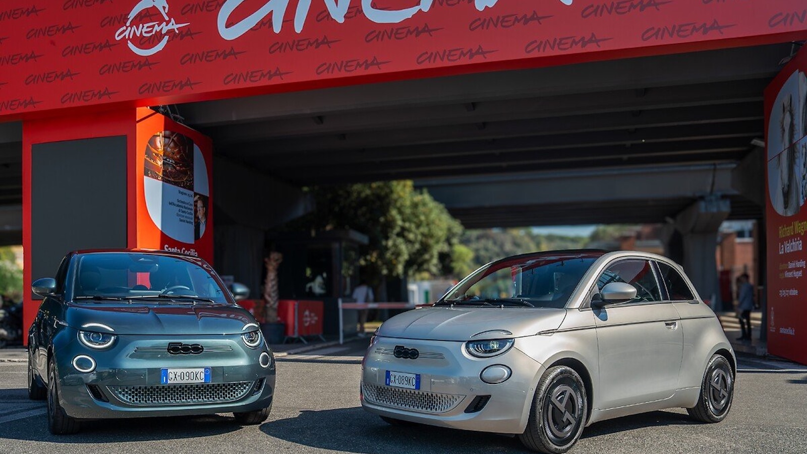 Η FIAT «ντύνει» το κόκκινο χαλί: 500e Giorgio Armani στο Rome Film Fest 2025 