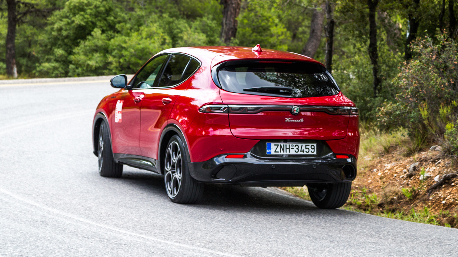 Η Alfa Romeo Tonale κατέχει το ρεκόρ στο τεστ αποφυγής κινδύνου (Elk Test) στην κατηγορία της, αφού κατάφερε να ολοκληρώσει την δοκιμασία με 78,5 χλμ./ώρα