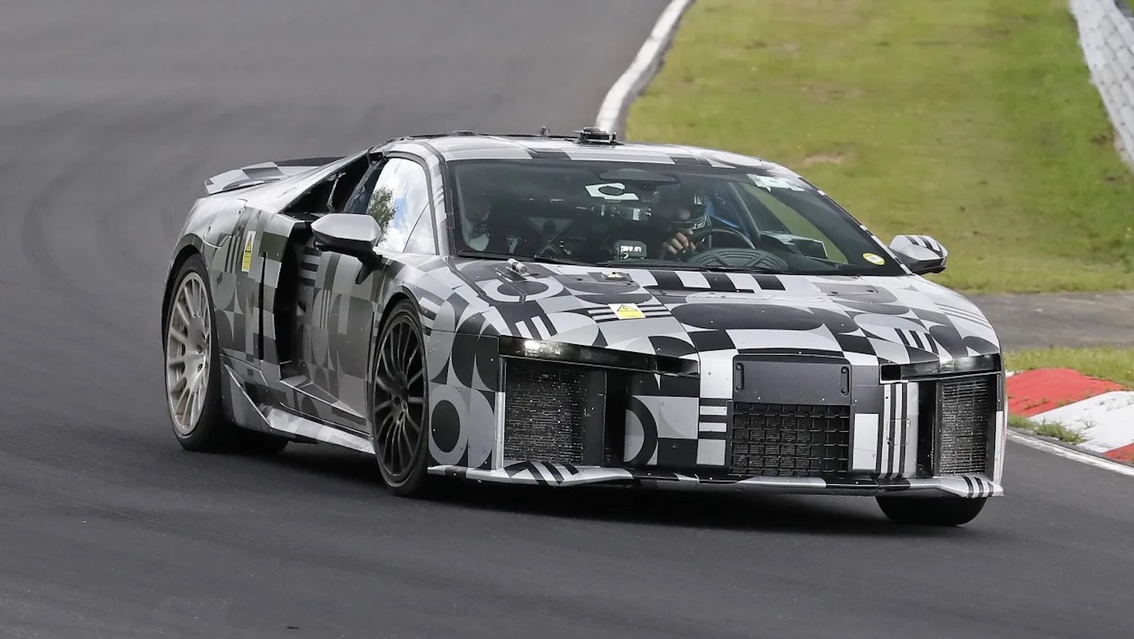 Audi Nuvolari: Ο υβριδικός διάδοχος του R8 «λυσσάει» στο Nurburgring! Audi Nuvolari: Ο υβριδικός διάδοχος του R8 «λυσσάει» στο Nurburgring!