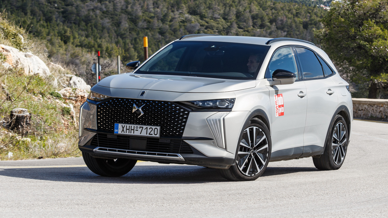 Δοκιμή DS 7 Ε-Τense 4X4 300 PS -Το avante garde SUV που «διαβάζει» το δρόμο Δοκιμή DS 7 Ε-Τense 4X4 300 PS -Το avante garde SUV που «διαβάζει» το δρόμο