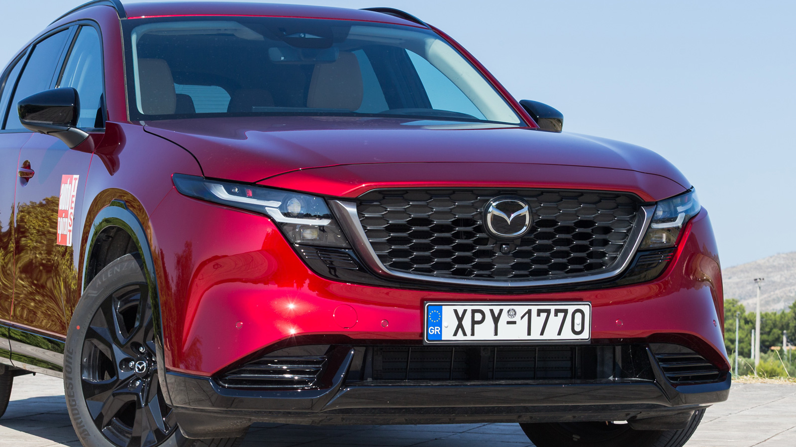 Το νέο Mazda CXS-5 μεγάλωσε σε διαστάσεις όντας ένα αυτοκίνητο που παραμένει εύκολα αναγνωρίσιμο, δείχνοντας σύγχρονο και επιβλητικό.