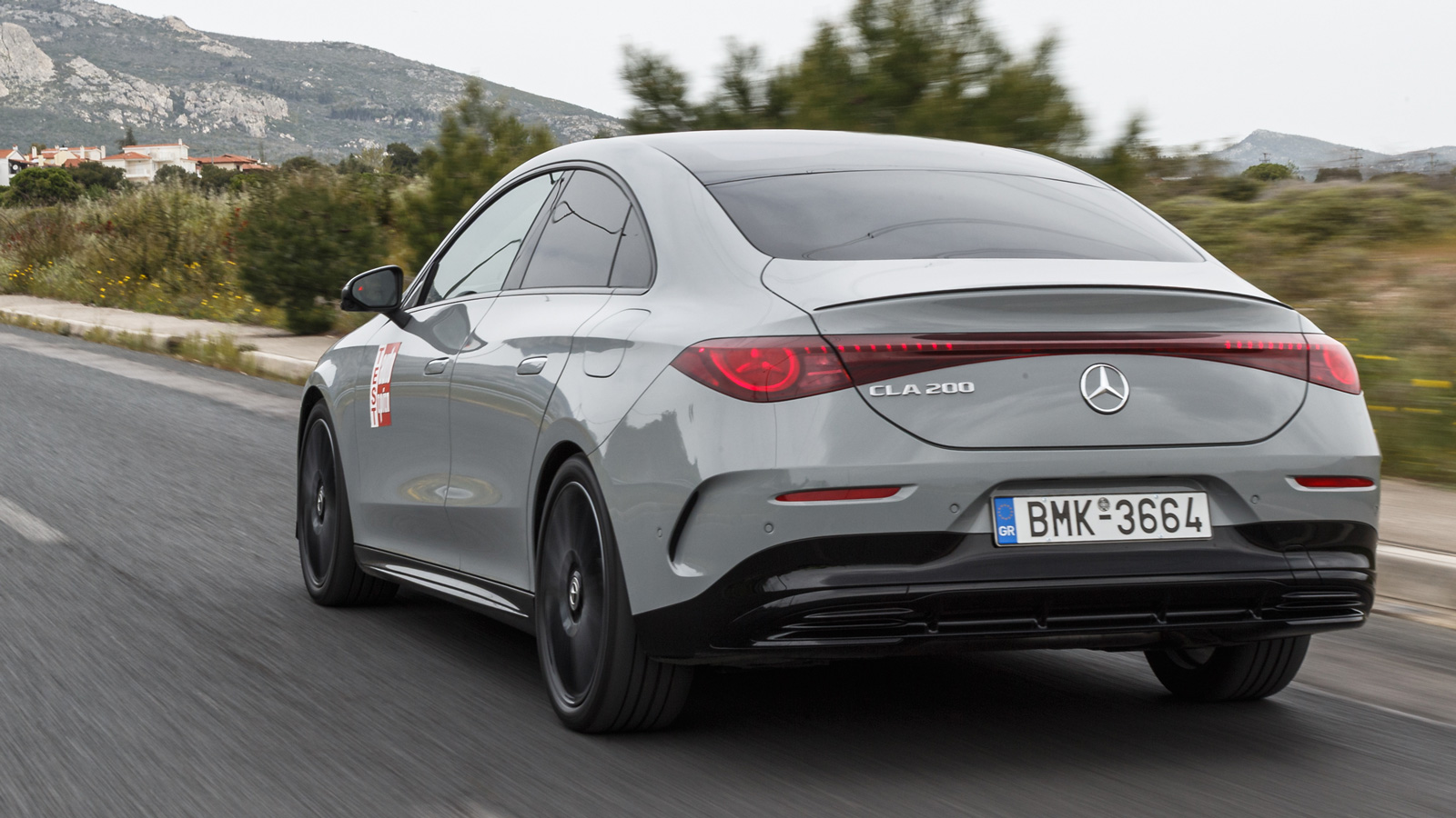Η νέα CLA είναι βασισμένη στη νέα modular πλατφόρμα MMA (Mercedes-Benz Modular Architecture) και αποτελεί τη βάση για το σύνολο της νέας γενιάς μοντέλων της luxury γερμανικής μάρκας.