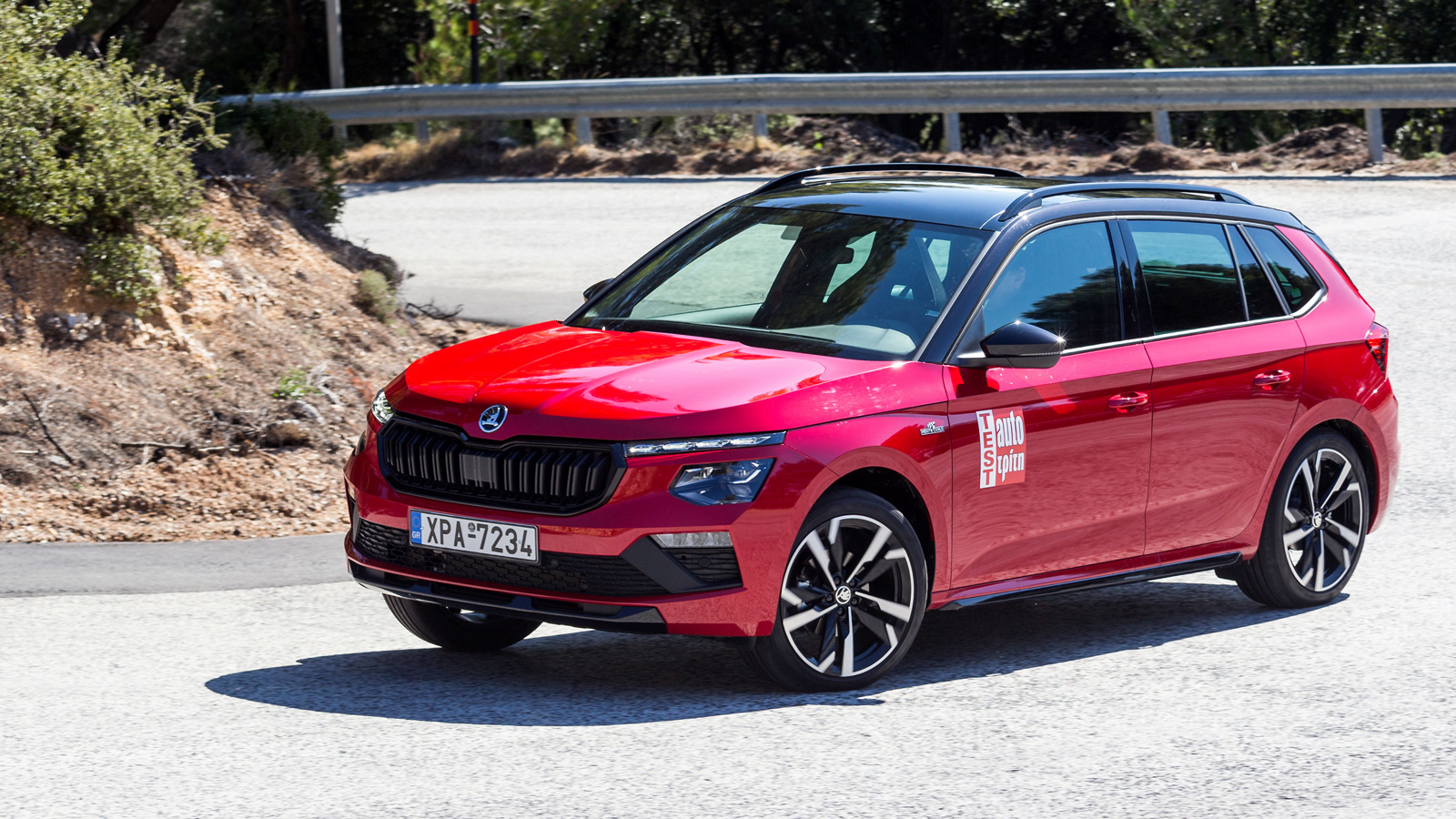 Σε μια διαδρομή με στροφές, το Skoda Kamiq Monte Carlo αποδεικνύεται γρήγορο και αποτελεσματικό με ουδέτερα χαρακτηριστικά και πολύ δυνατό φρενάρισμα.
