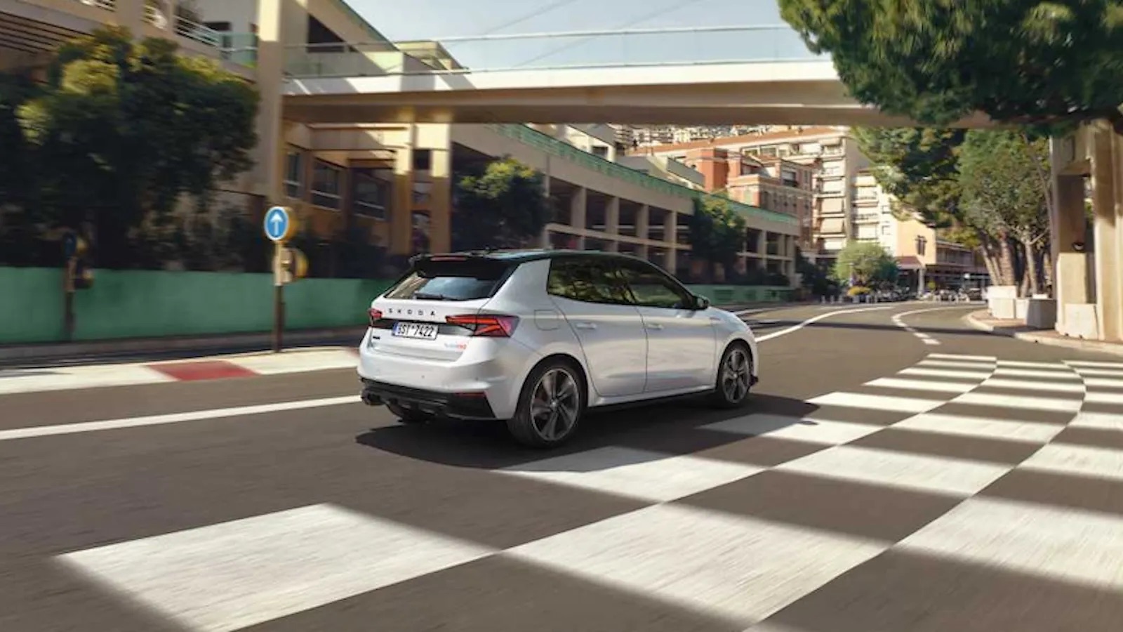 Η Skoda γιορτάζει τα 130 χρόνια ένδοξης ιστορίας της, φέρνοντας και στην ελληνική αγορά τη Fabia 130. Πρόκειται για μια ειδική, περιορισμένης παραγωγής έκδοση, η οποία παίρνει τα σκήπτρα της ταχύτερης Fabia παραγωγής που κατασκευάστηκε ποτέ. Η Skoda γιορτάζει τα 130 χρόνια ένδοξης ιστορίας της, φέρνοντας και στην ελληνική αγορά τη Fabia 130. Πρόκειται για μια ειδική, περιορισμένης παραγωγής έκδοση, η οποία παίρνει τα σκήπτρα της ταχύτερης Fabia παραγωγής που κατασκευάστηκε ποτέ.