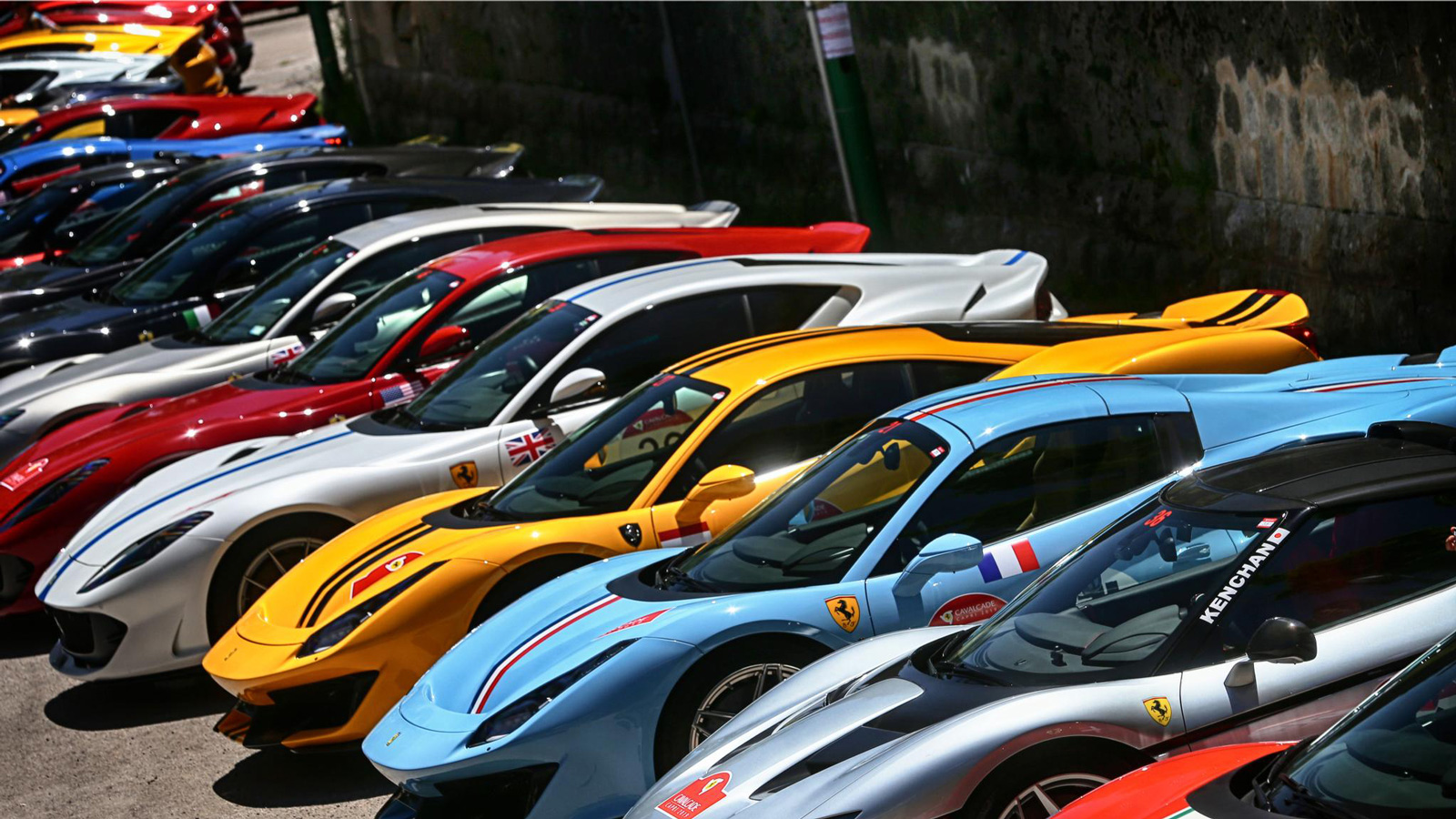 116 Ferrari έρχονται στην Ελλάδα -Για ποιο λόγο & πού θα παρελάσουν; 