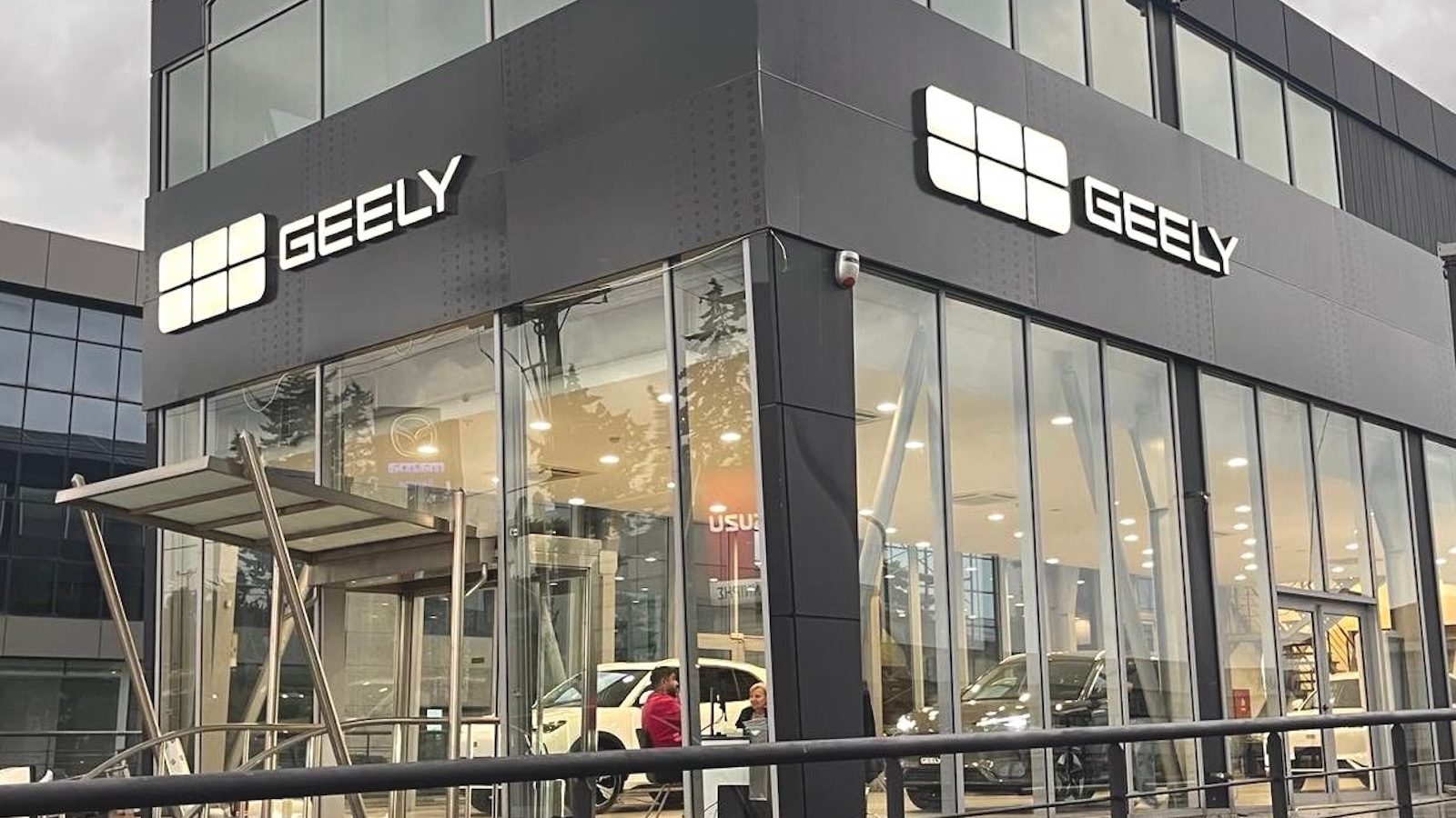 Η Γιαννίρης Automobility αναλαμβάνει καθήκοντα Εξουσιοδοτημένου Διανομέα και Συνεργάτη Service, προσφέροντας ολοκληρωμένες υπηρεσίες πωλήσεων και τεχνικής υποστήριξης (after sales). Η Γιαννίρης Automobility αναλαμβάνει καθήκοντα Εξουσιοδοτημένου Διανομέα και Συνεργάτη Service, προσφέροντας ολοκληρωμένες υπηρεσίες πωλήσεων και τεχνικής υποστήριξης (after sales).