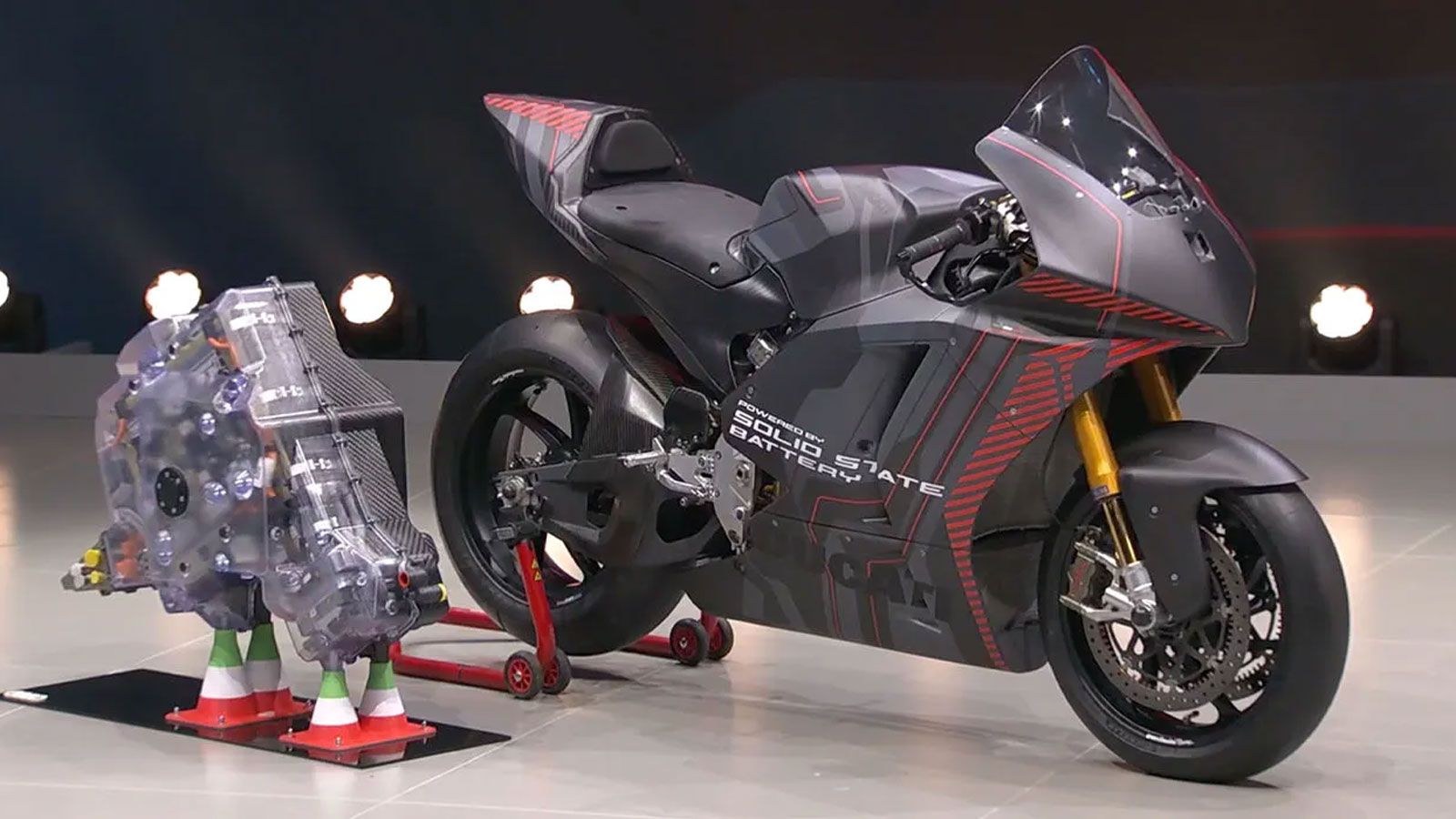 Μοτοσυκλέτα Ducati με μπαταρία στερεού τύπου