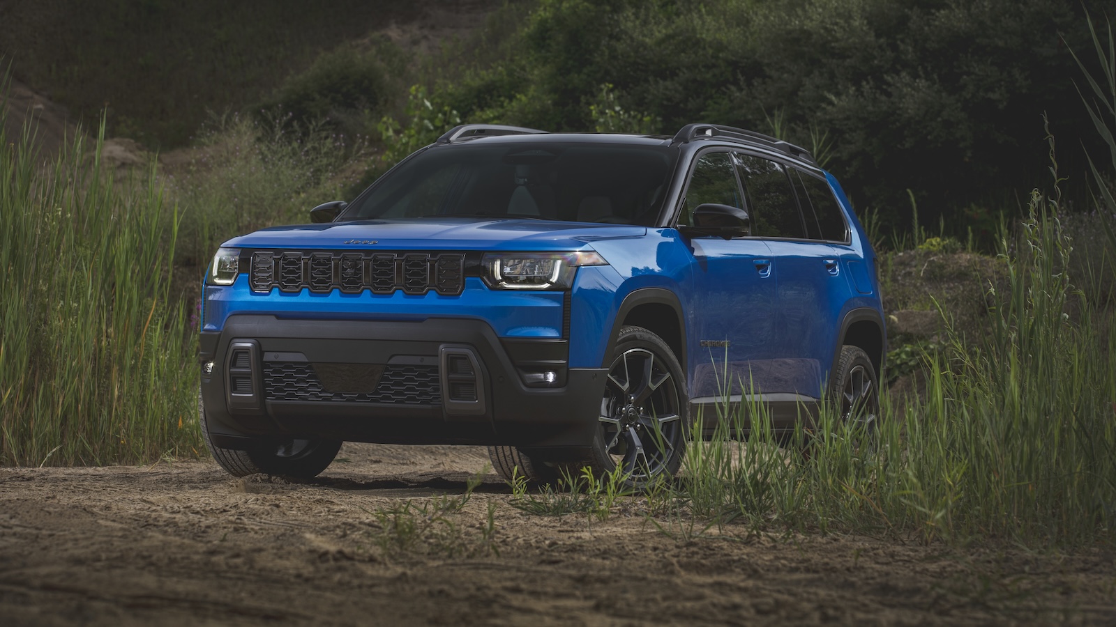 Jeep Cherokee 2026: Επιστροφή με πολυτέλεια και υβριδική τετρακίνηση 